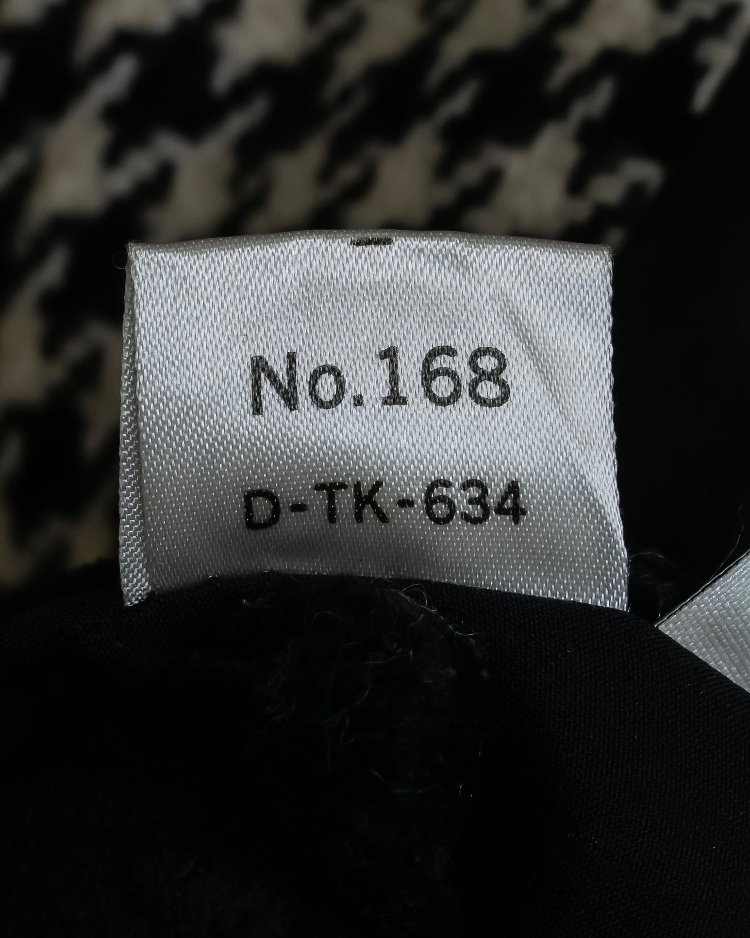 "Valentino Garavani" Houndstooth pattern lace velvet design set up