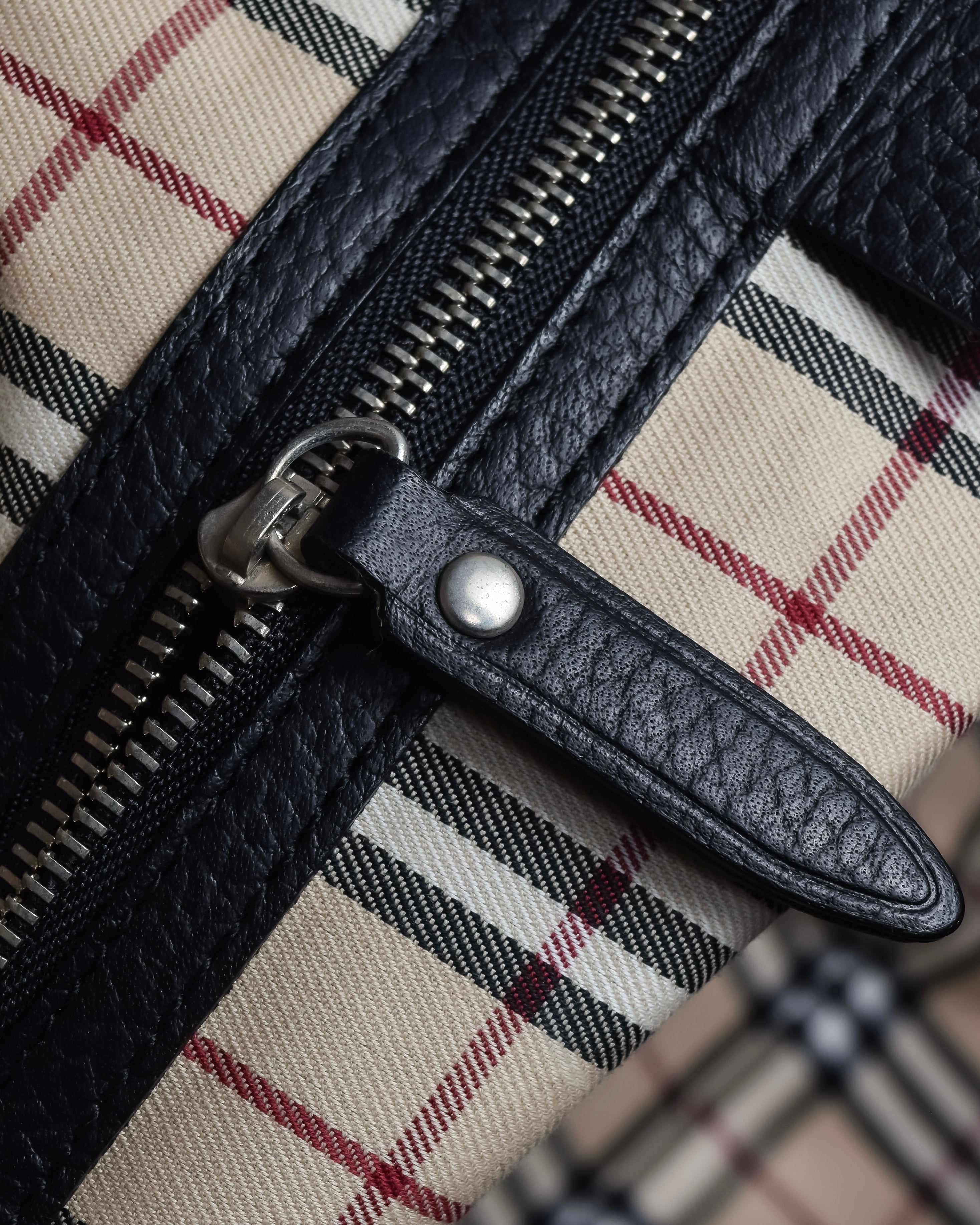 "BURBERRY" Refined design mini Boston leather bag