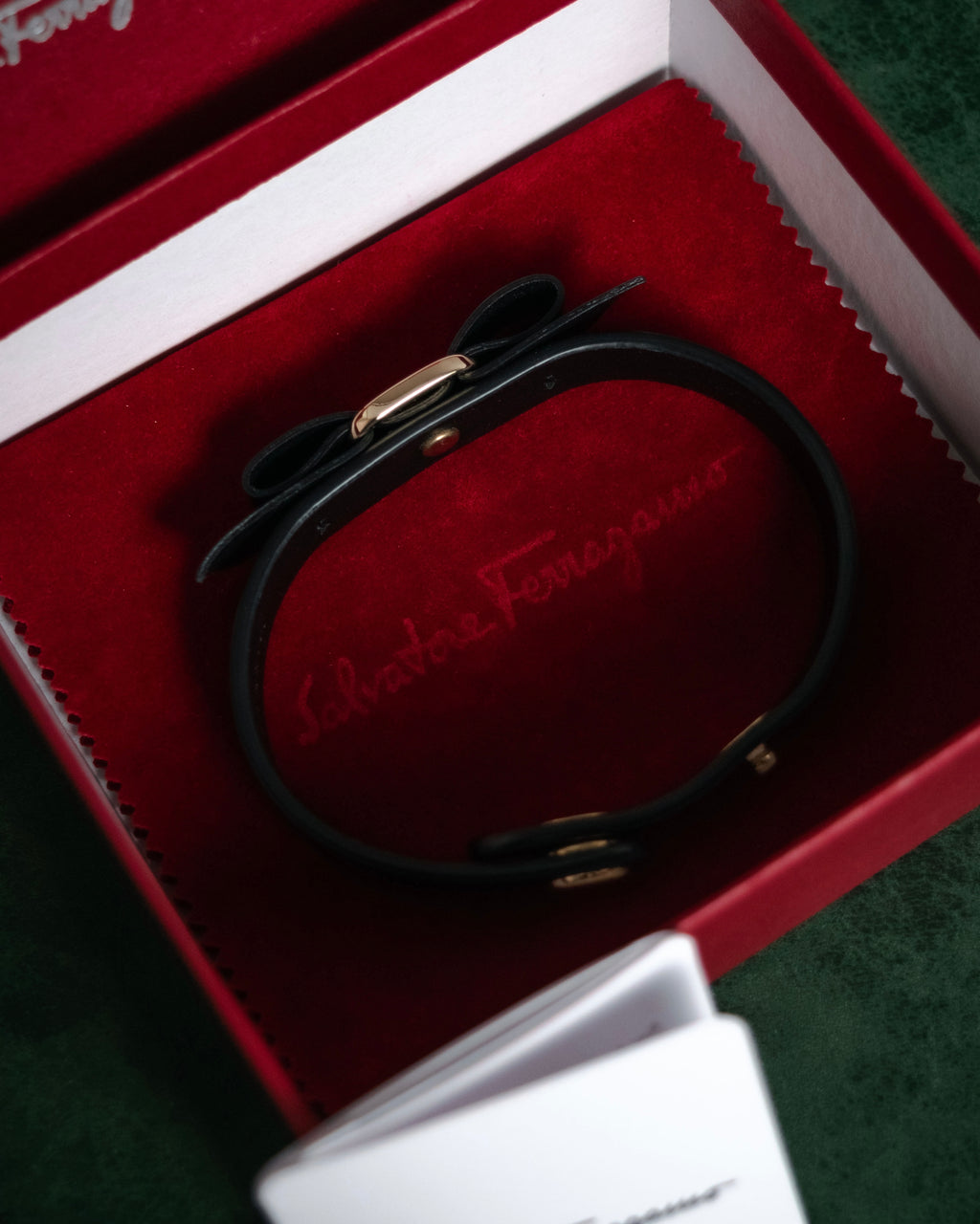 “Salvatore Ferragamo” 2010’s Vara ribbon leather bracelet