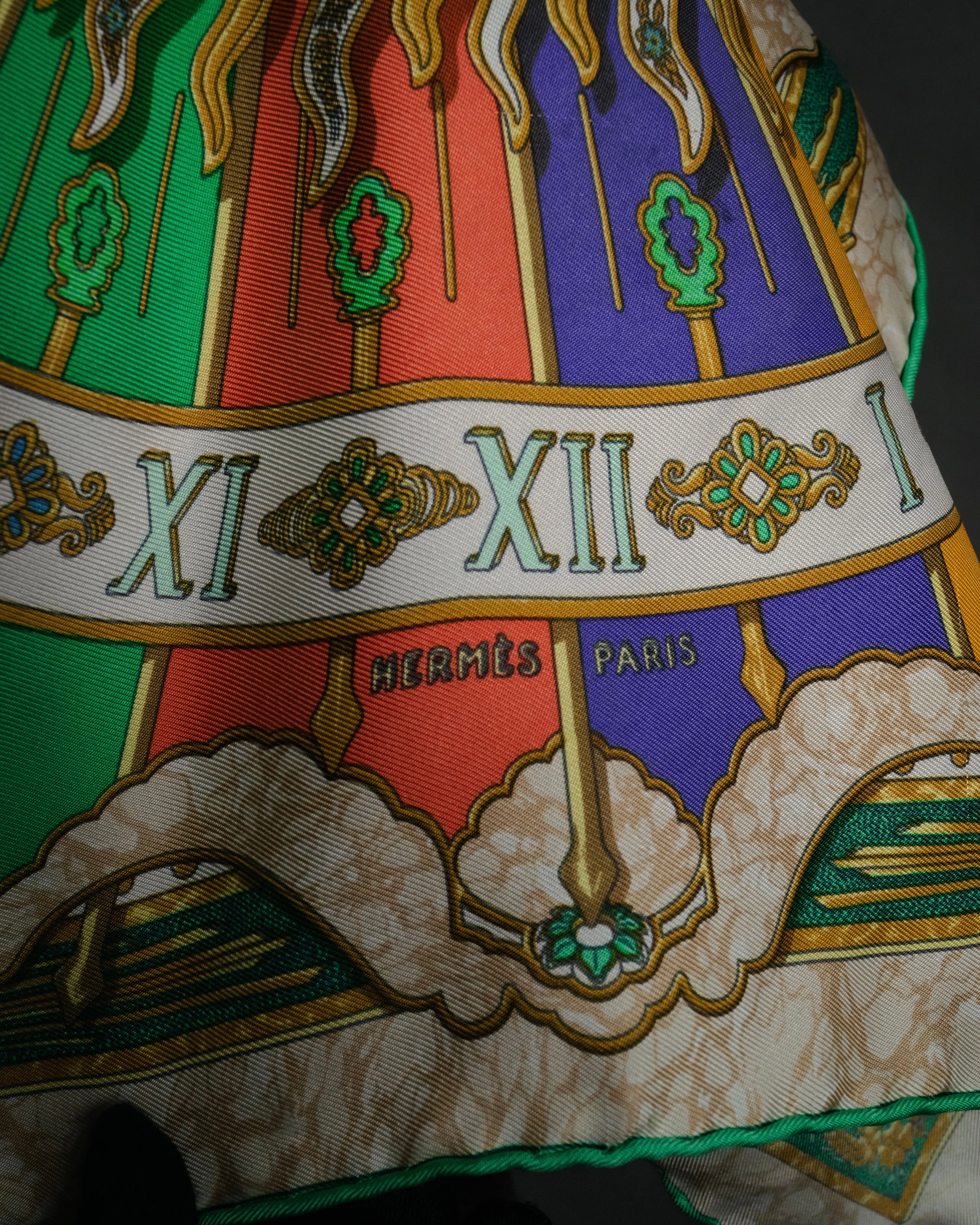 “HERMÈS” 90’s gloria soli carrè silk scarf