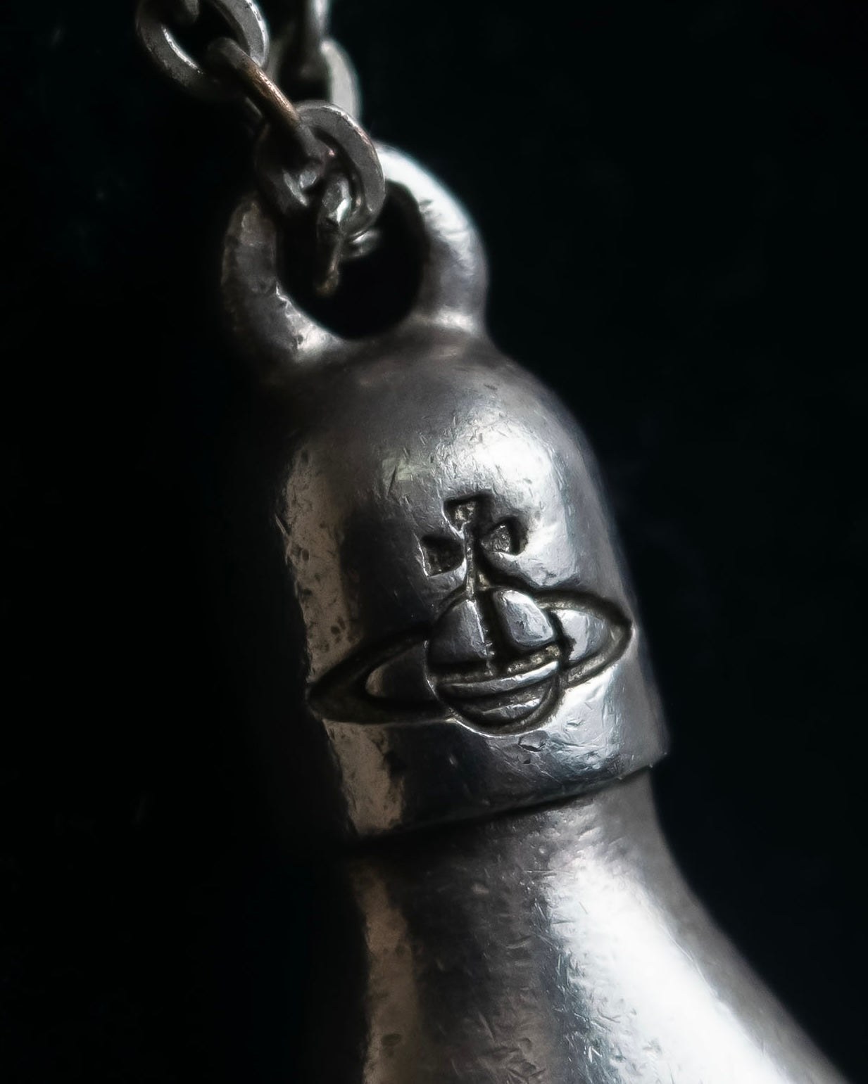 "Vivienne Westwood" Praying hands motif silver necklace