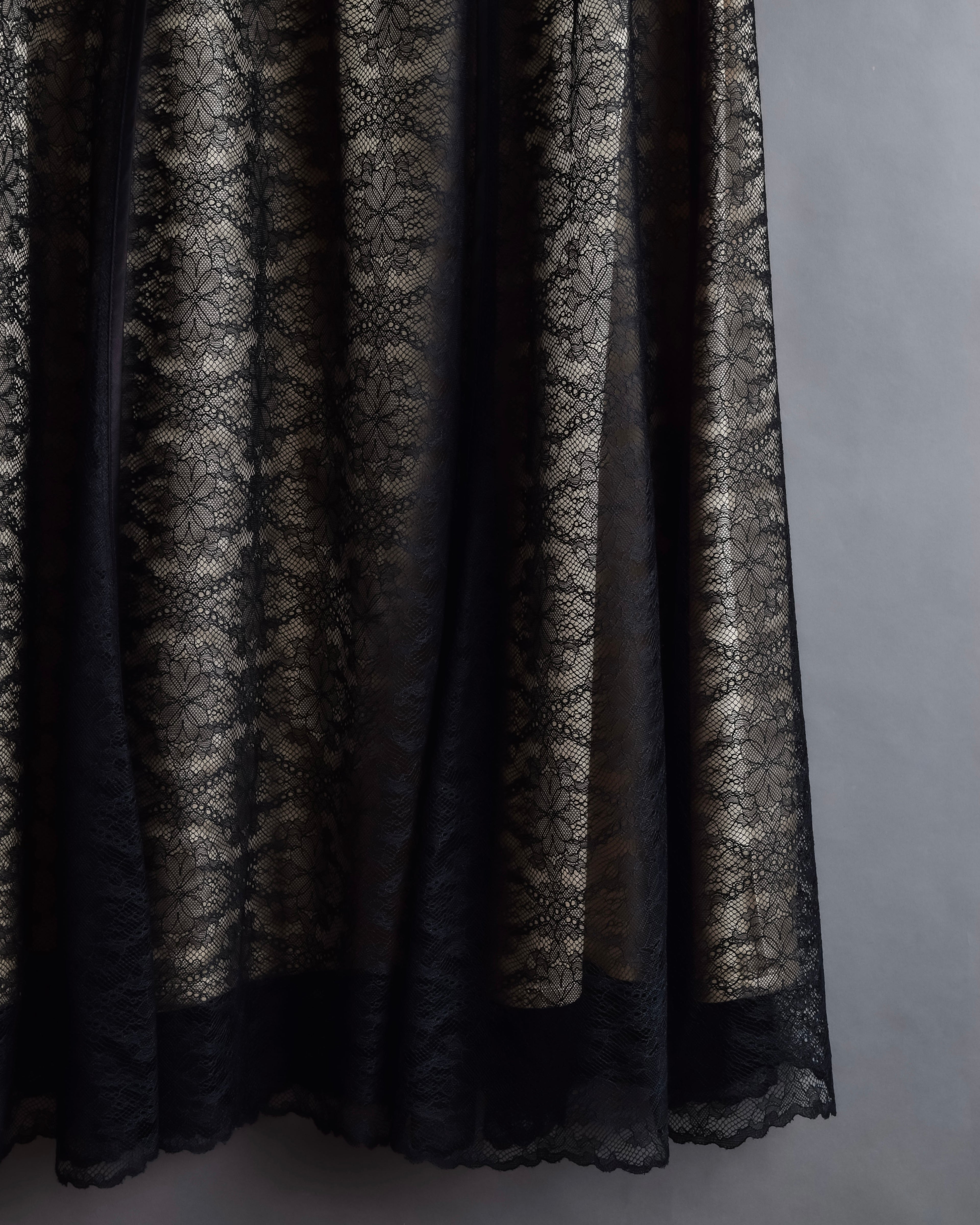 "LANVIN en Bleu" Flowers black lace layered skirt