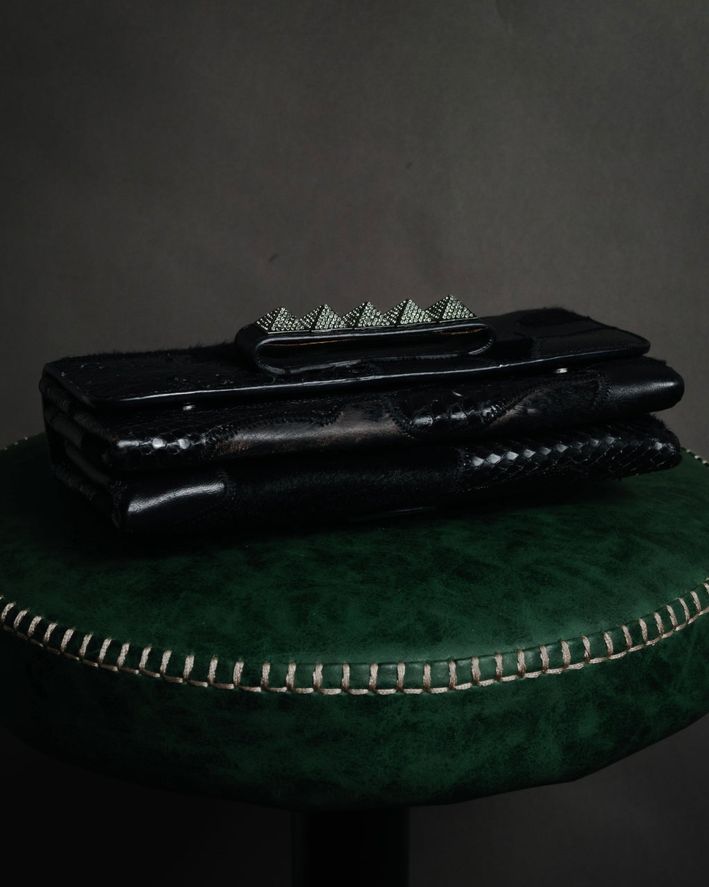 –SPECIAL– "VALENTINO GARAVANI" 2010’s Noir rockstud exotic patchwork chain bag