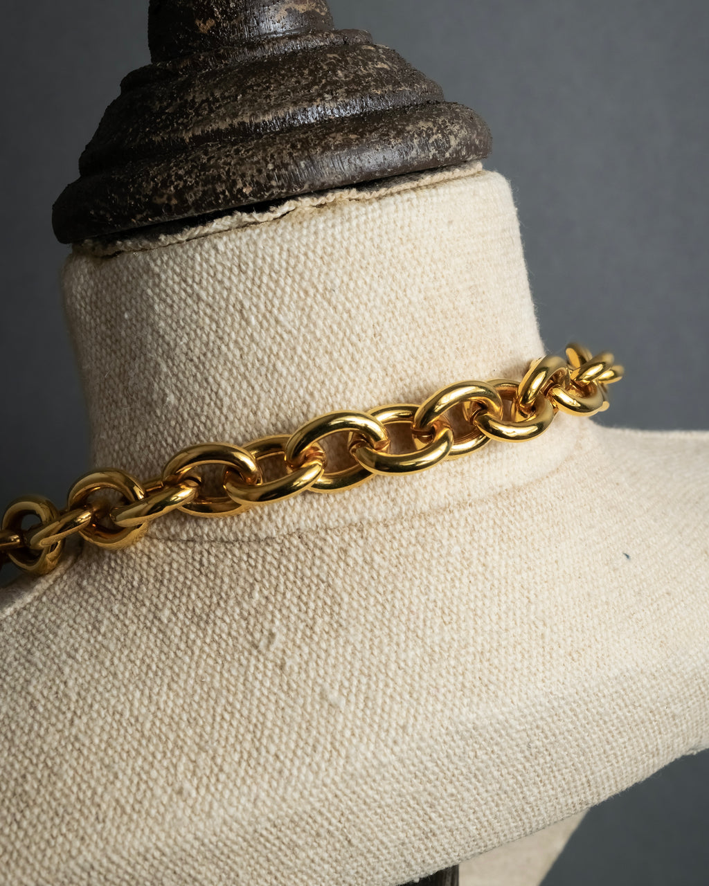 "CELINE" AVENUE MONTAIGNE 38 design gold necklace & belt