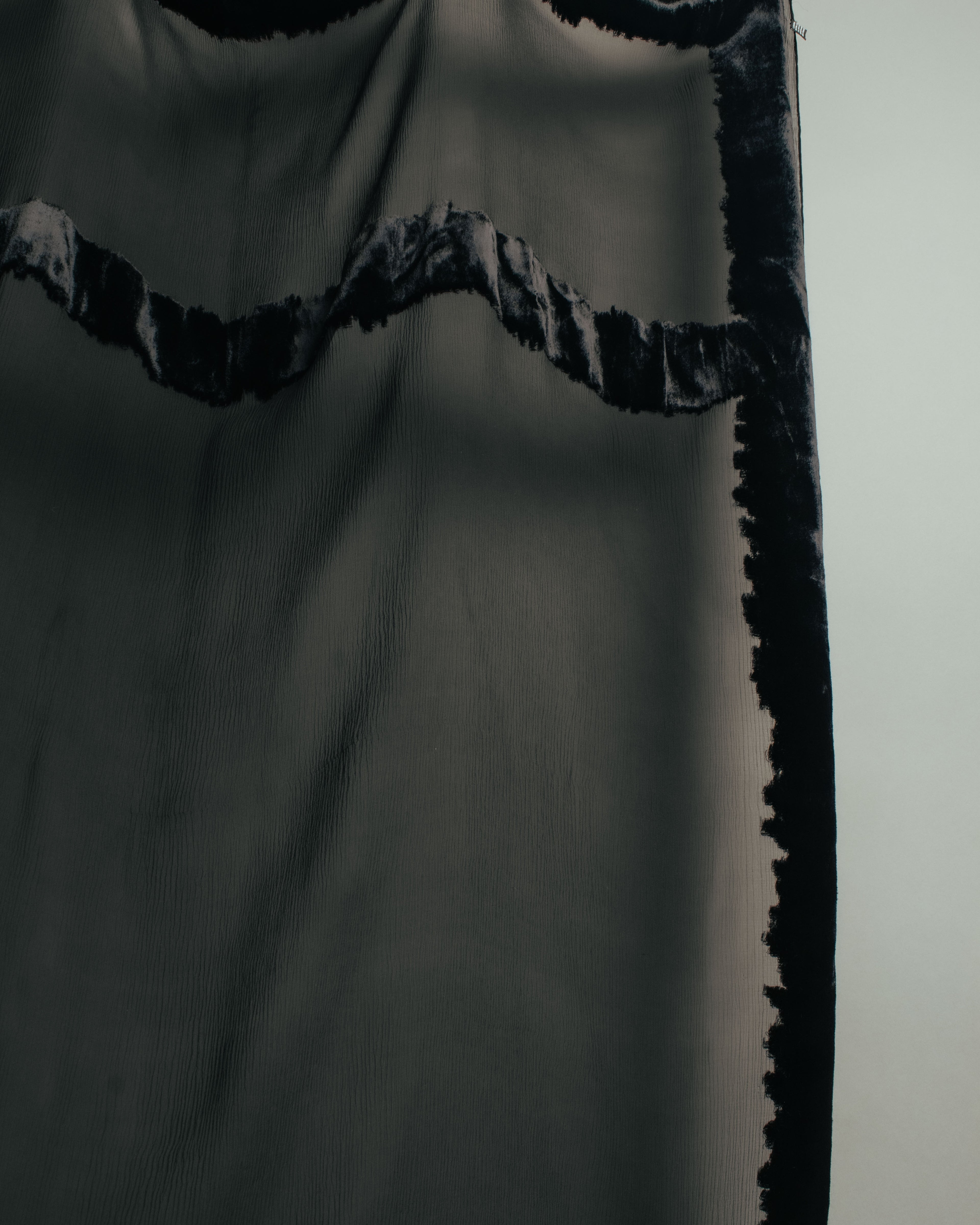 “GUCCI” 90’s-00’s Sheer velvet trimmed silk blend stole