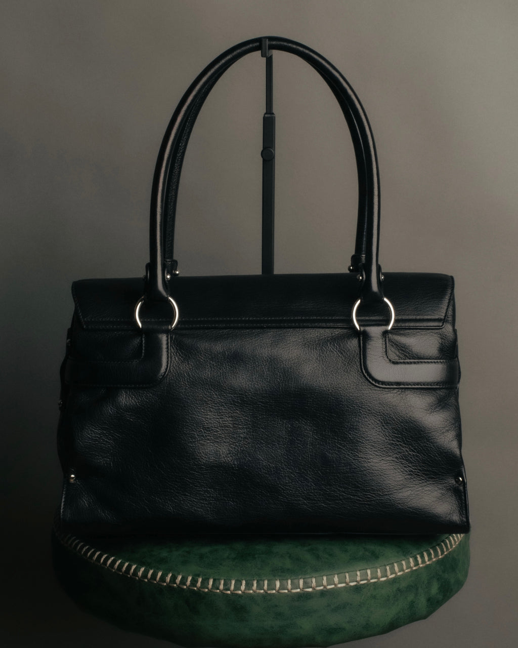 “Salvatore Ferragamo“ 00’s-10’s Gancini ring hardware leather shoulder bag