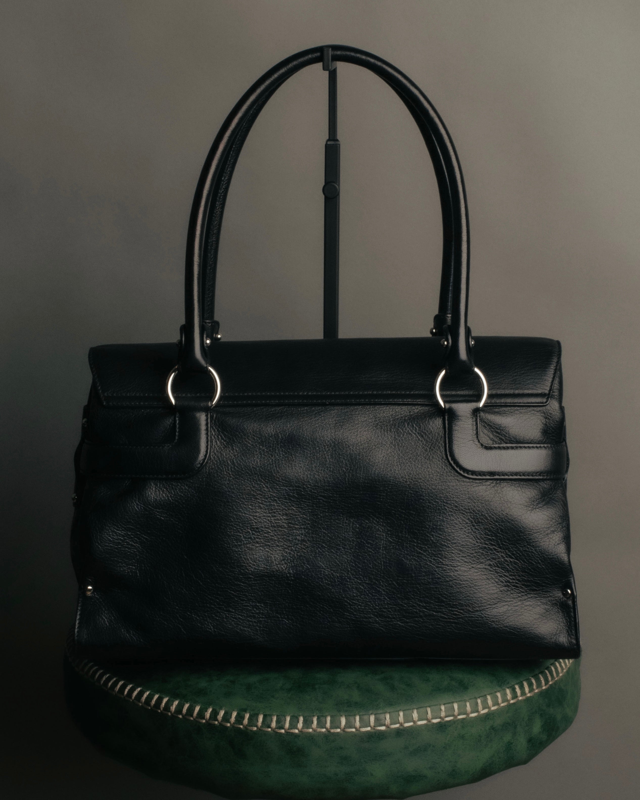 “Salvatore Ferragamo“ 00’s-10’s Gancini ring hardware leather shoulder bag