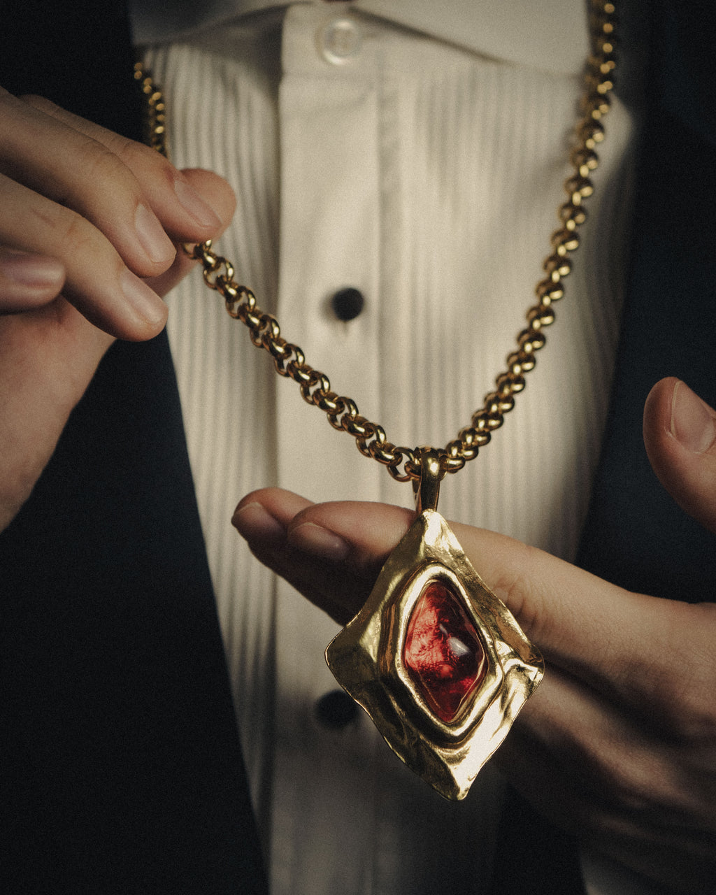 –SPECIAL– “Yves Saint Laurent”
80’s-90’s Sculptural red stone statement necklace