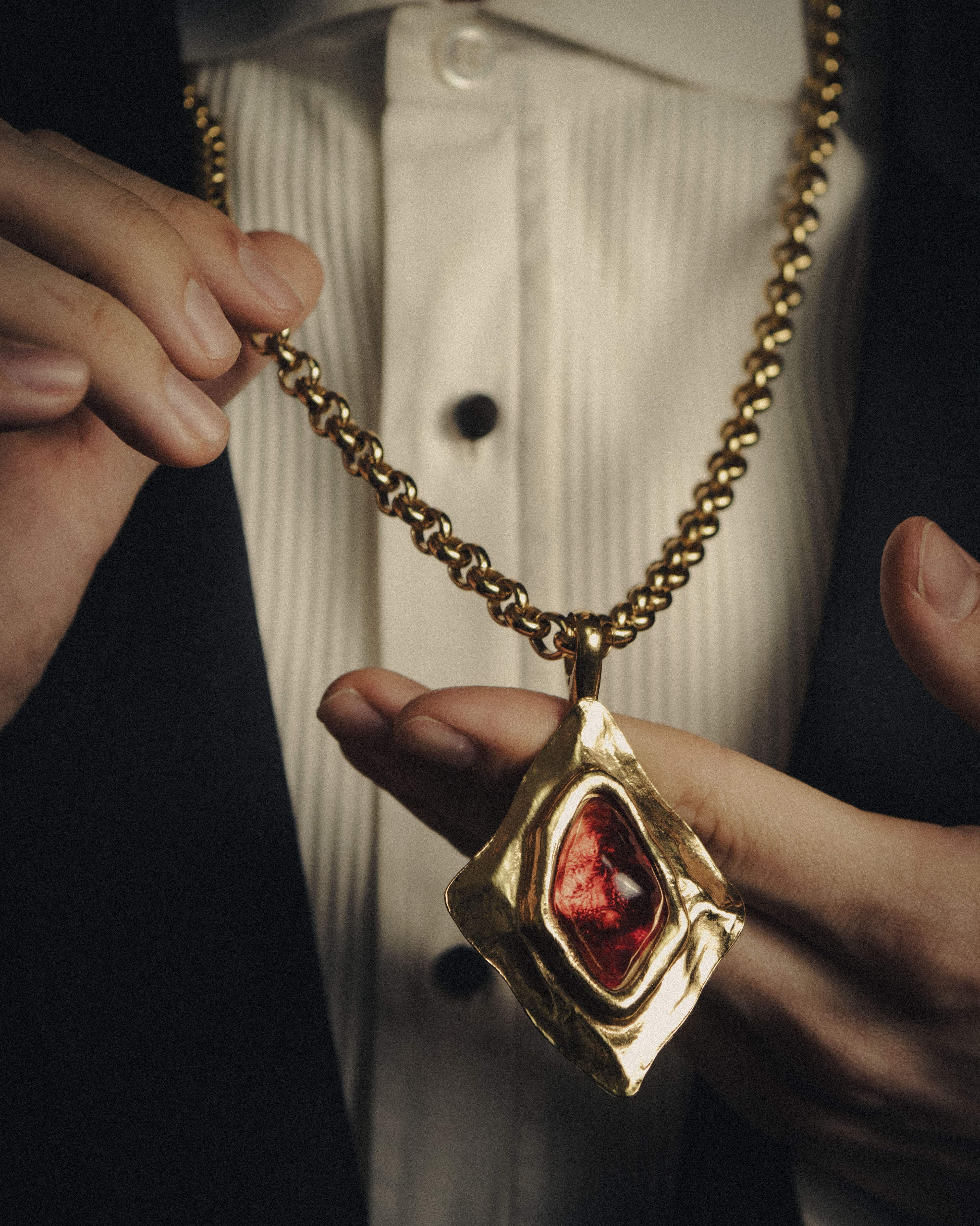 –SPECIAL– “Yves Saint Laurent”
80’s-90’s Sculptural red stone statement necklace