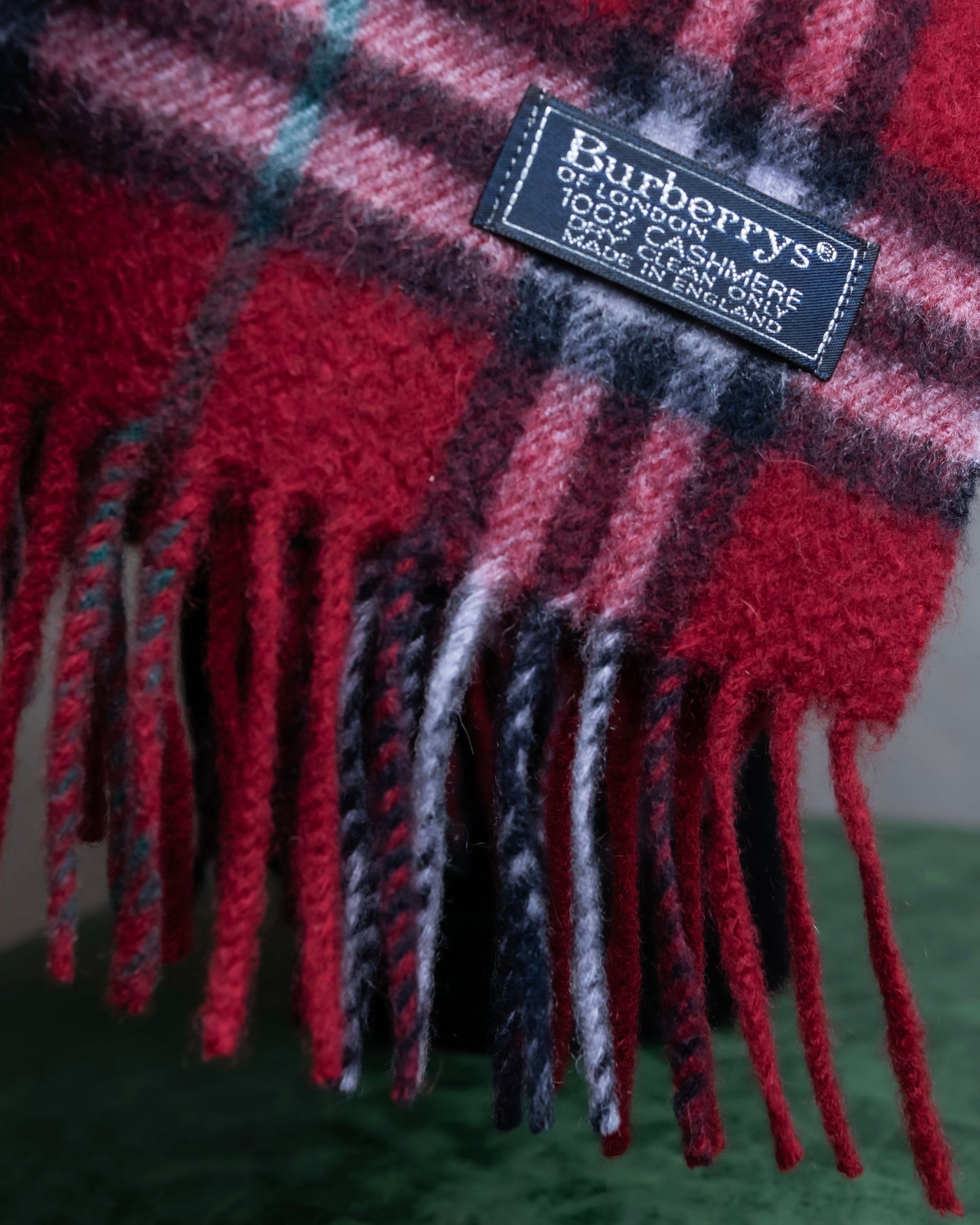 "BURBERRYS" 100% cashmere traditional check pattern fringe design muffler