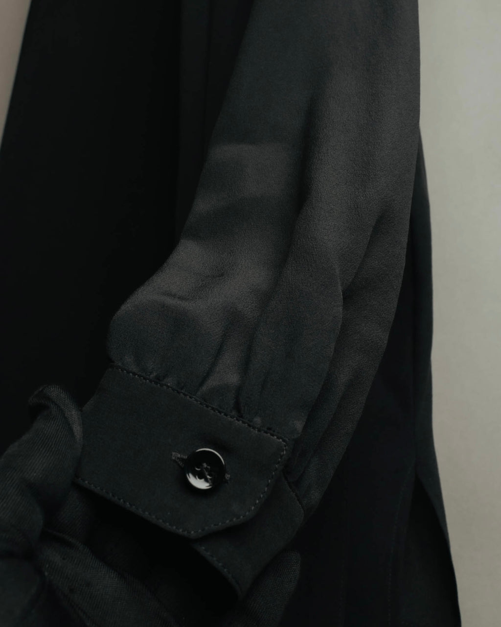-SPECIAL- "SAINT LAURENT PARIS" 10's Fluid silk scarf-neck blouse
