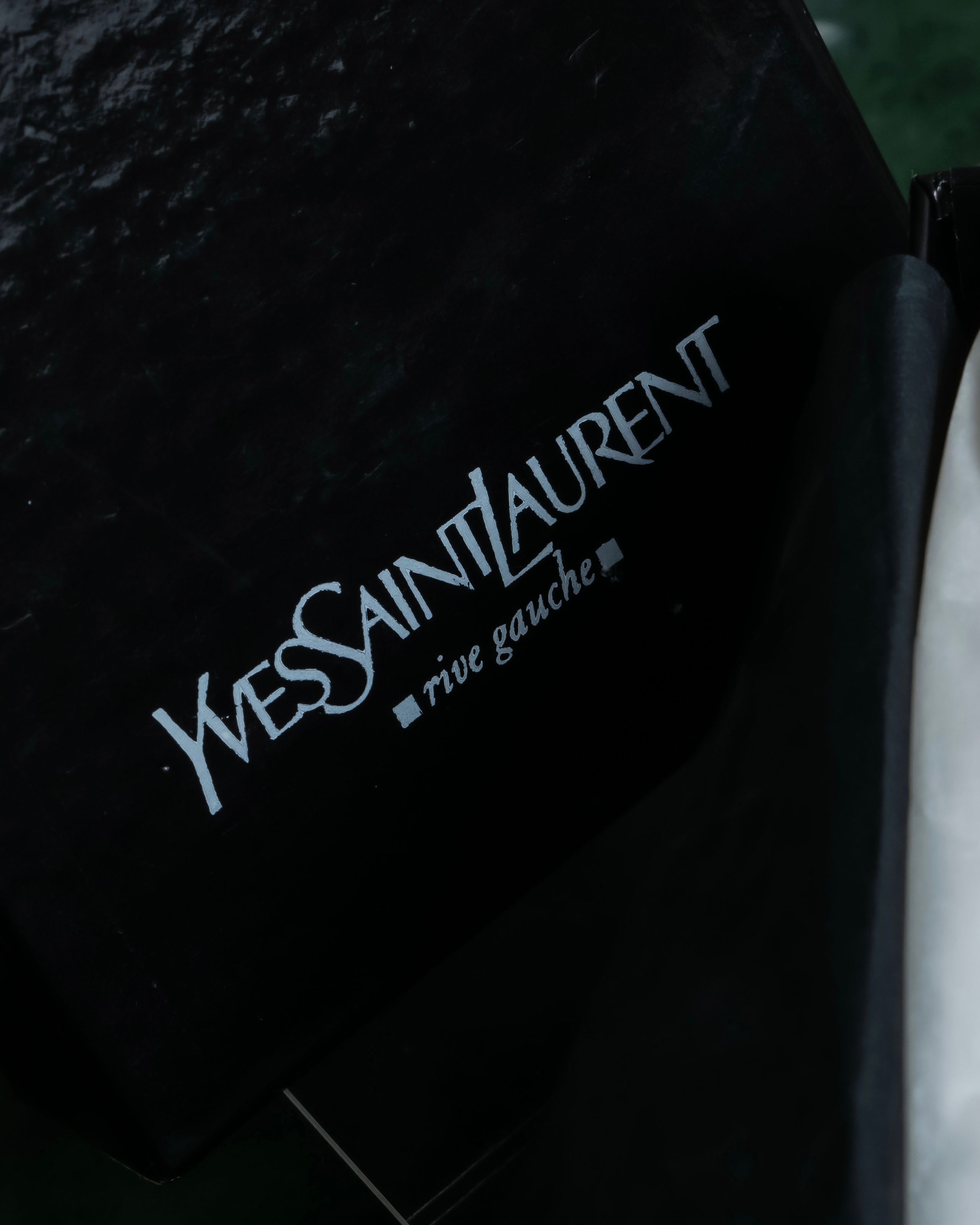 "Yves Saint Laurent Rive Gauche"
Raw amethyst sculpture silver ring