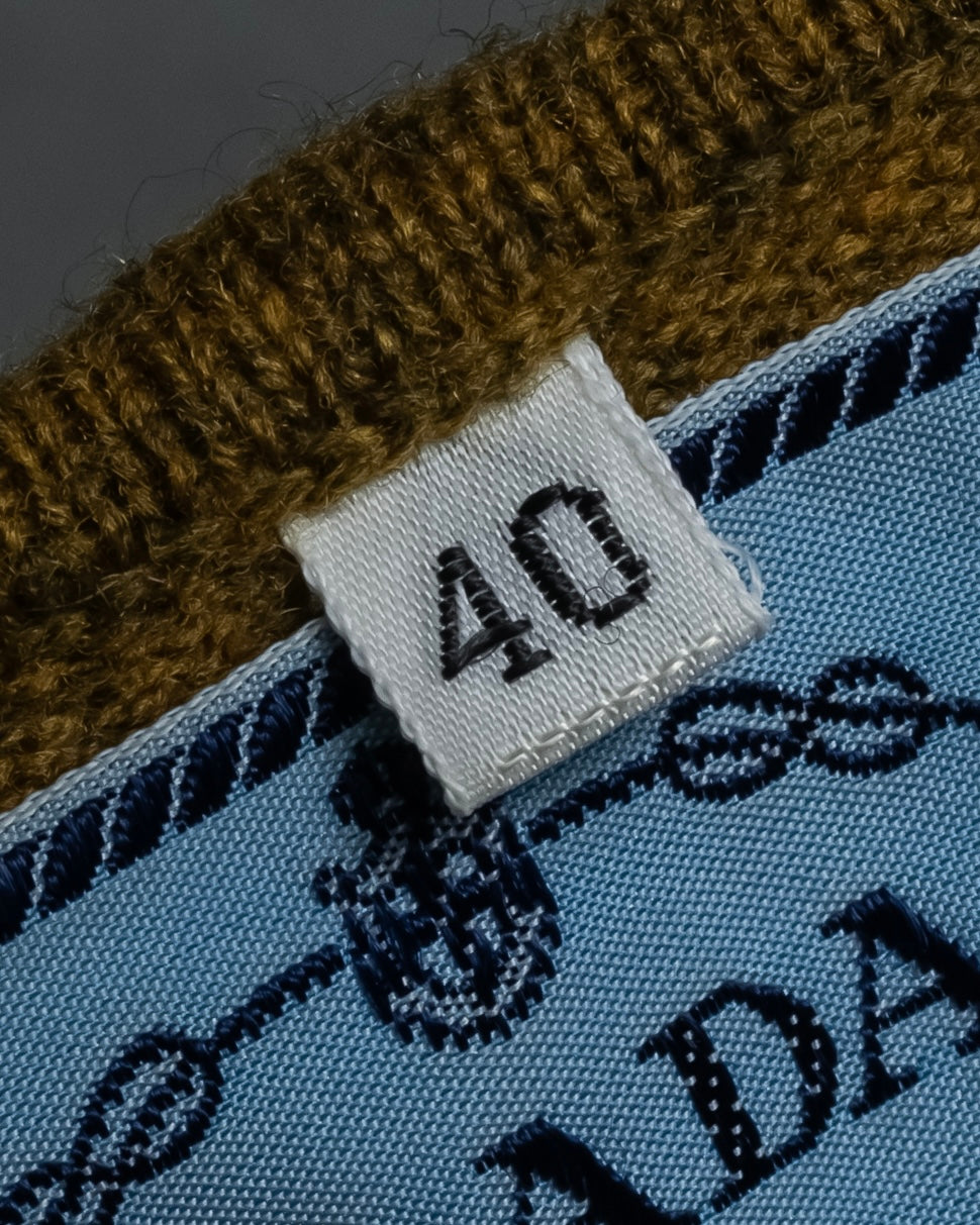 "PRADA" Jewelry decorative design V-neck knit