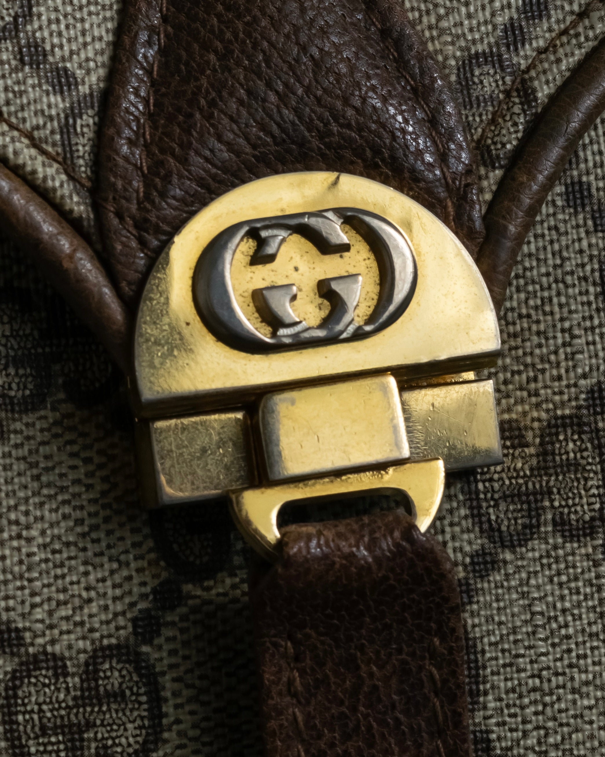 "GUCCI" 1970-80's Clasp design GG logo pattern shoulder bag