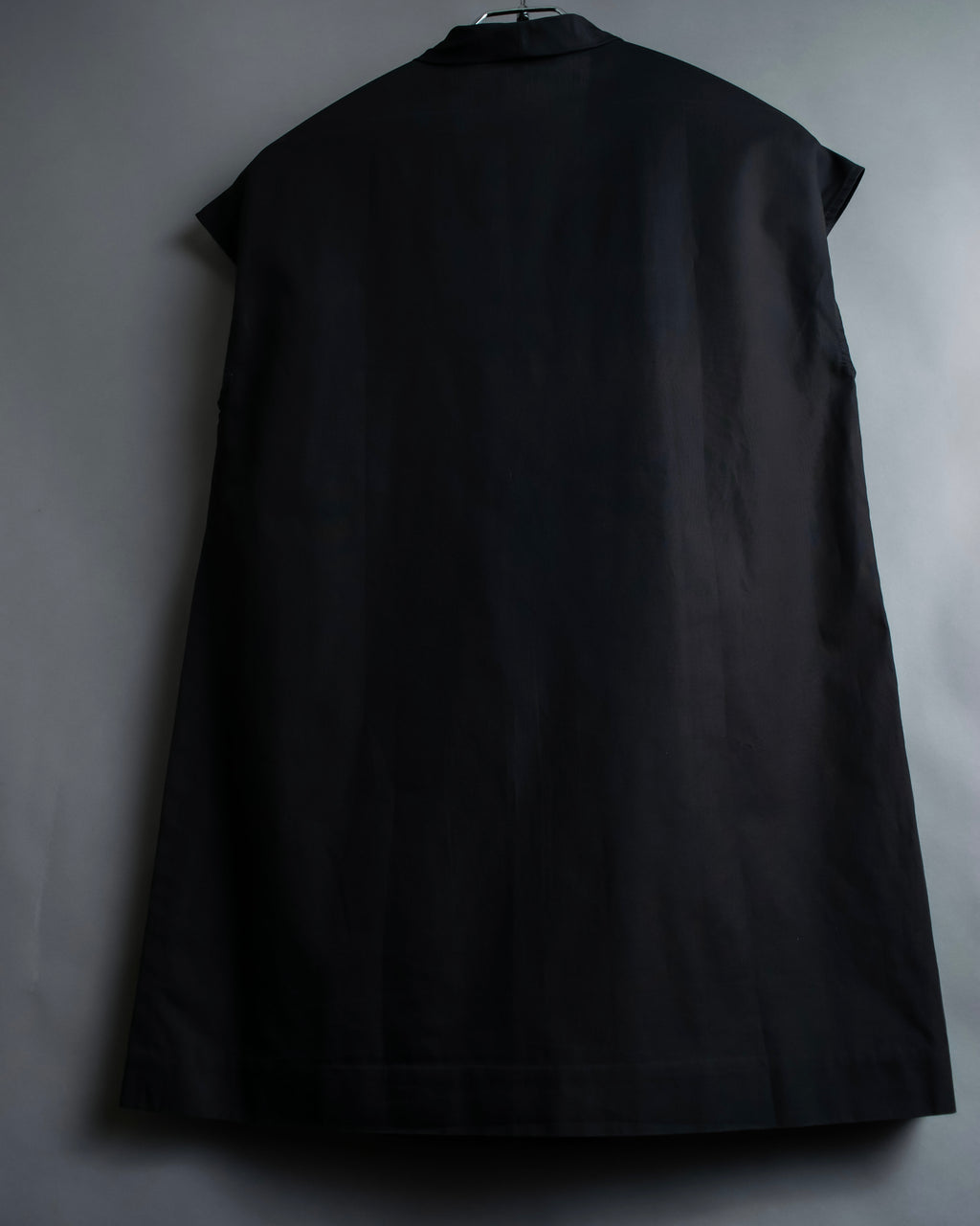 “BOTTEGA VENETA”  V neck designed no sleeve top