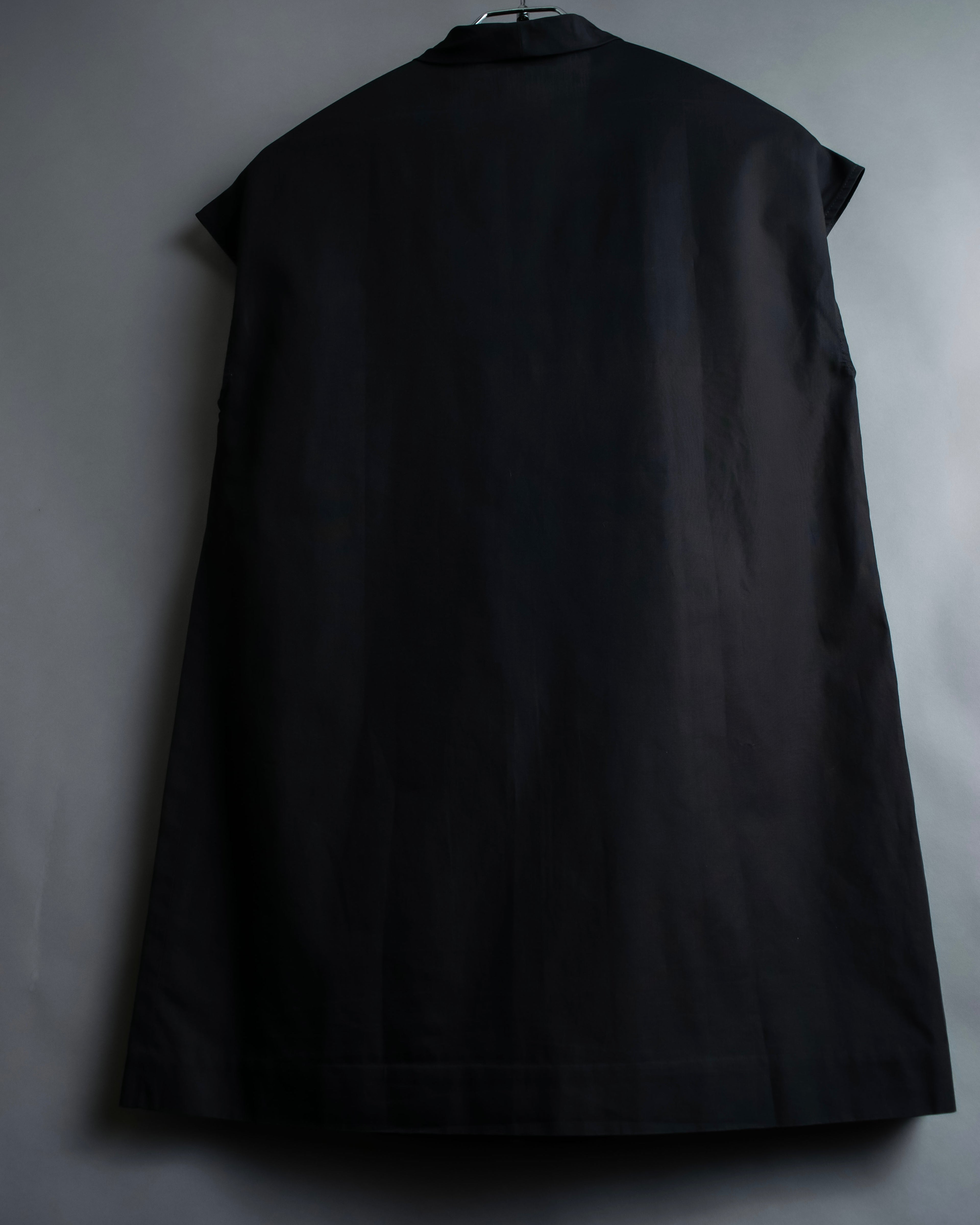 “BOTTEGA VENETA”  V neck designed no sleeve top