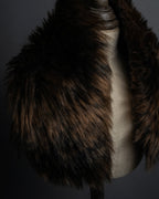 "PLEATS PLEASE ISSEY MIYAKE"
Long-haired fur neck dress