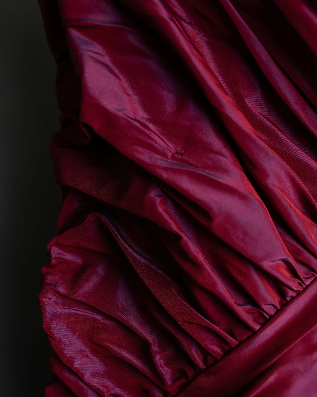 "TADASHI SHOJI" Beautiful color design dress