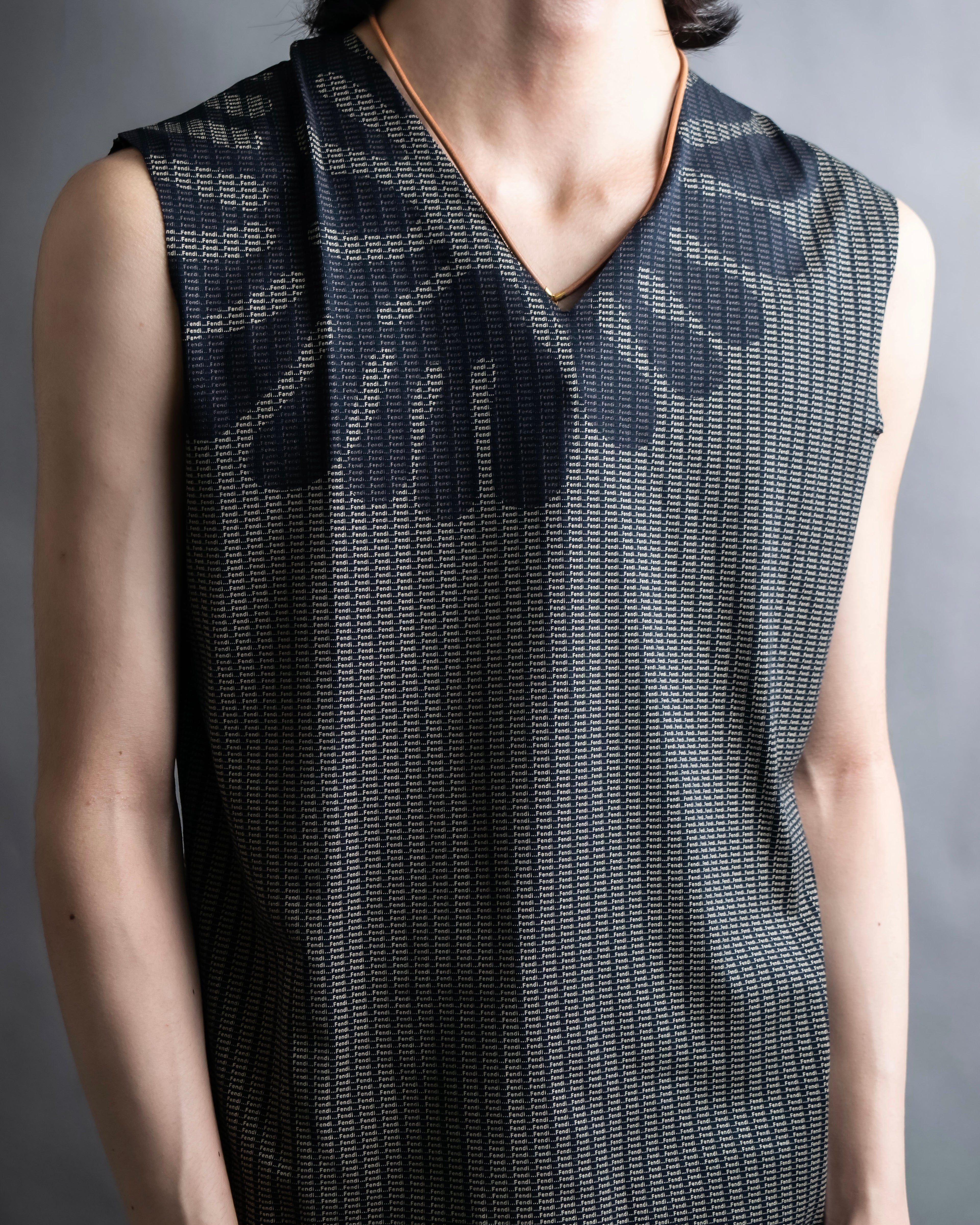 "FENDI" Logo print V-neck sleeveless top