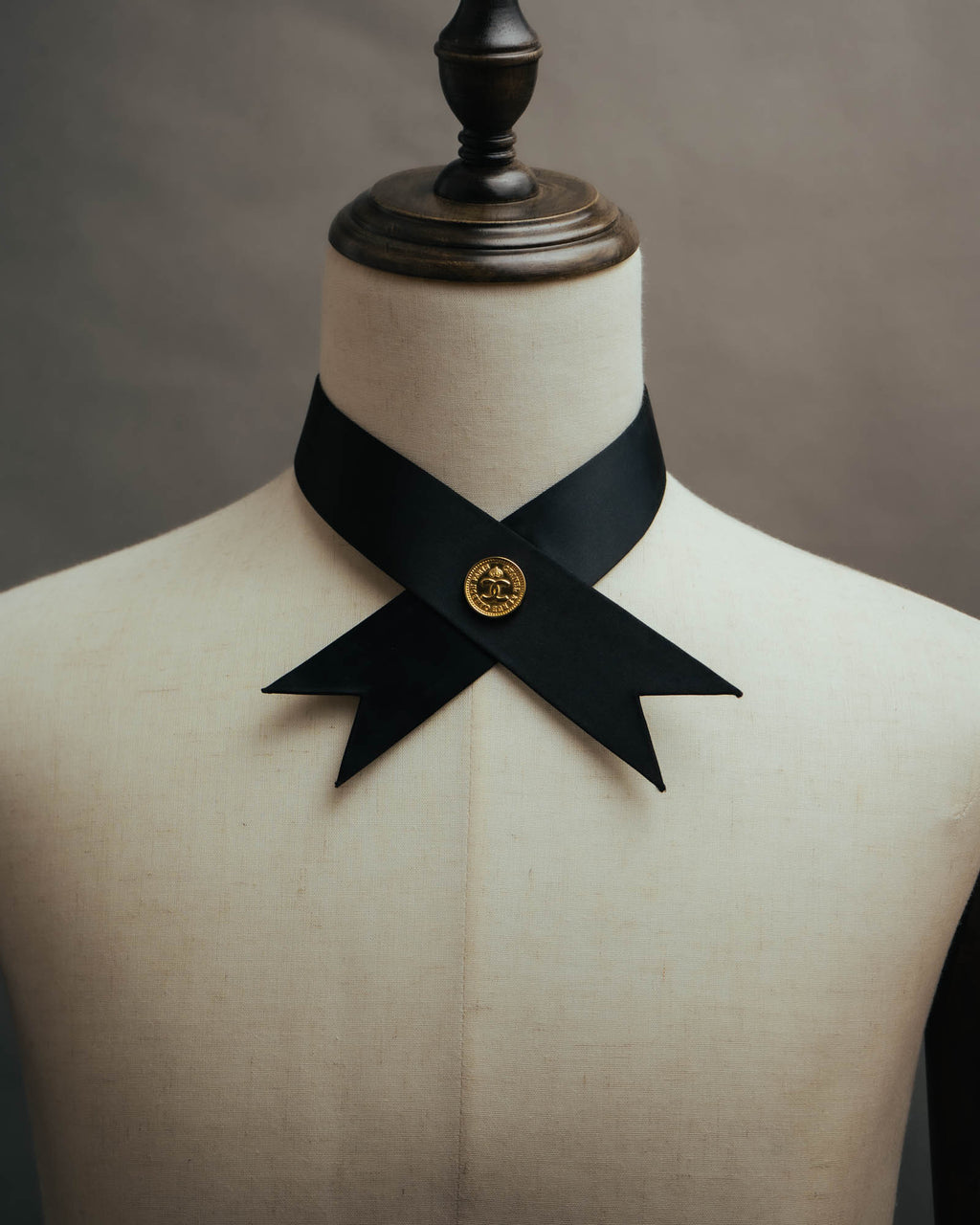 -SPECIAL- “CHANEL” Late 80’s-90’s gold button satin neck tie