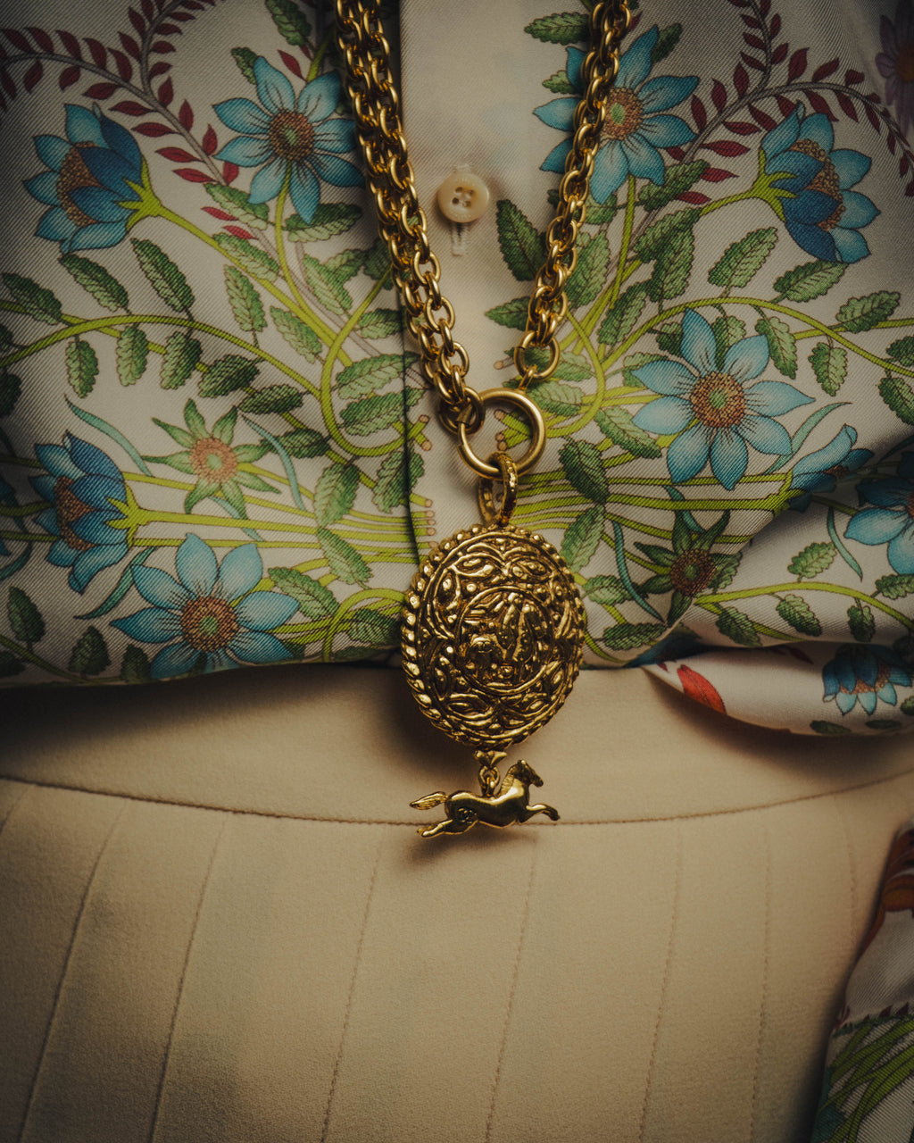 -SPECIAL- “CHANEL” 90’s-00’s Horse motif medallion chain necklace
