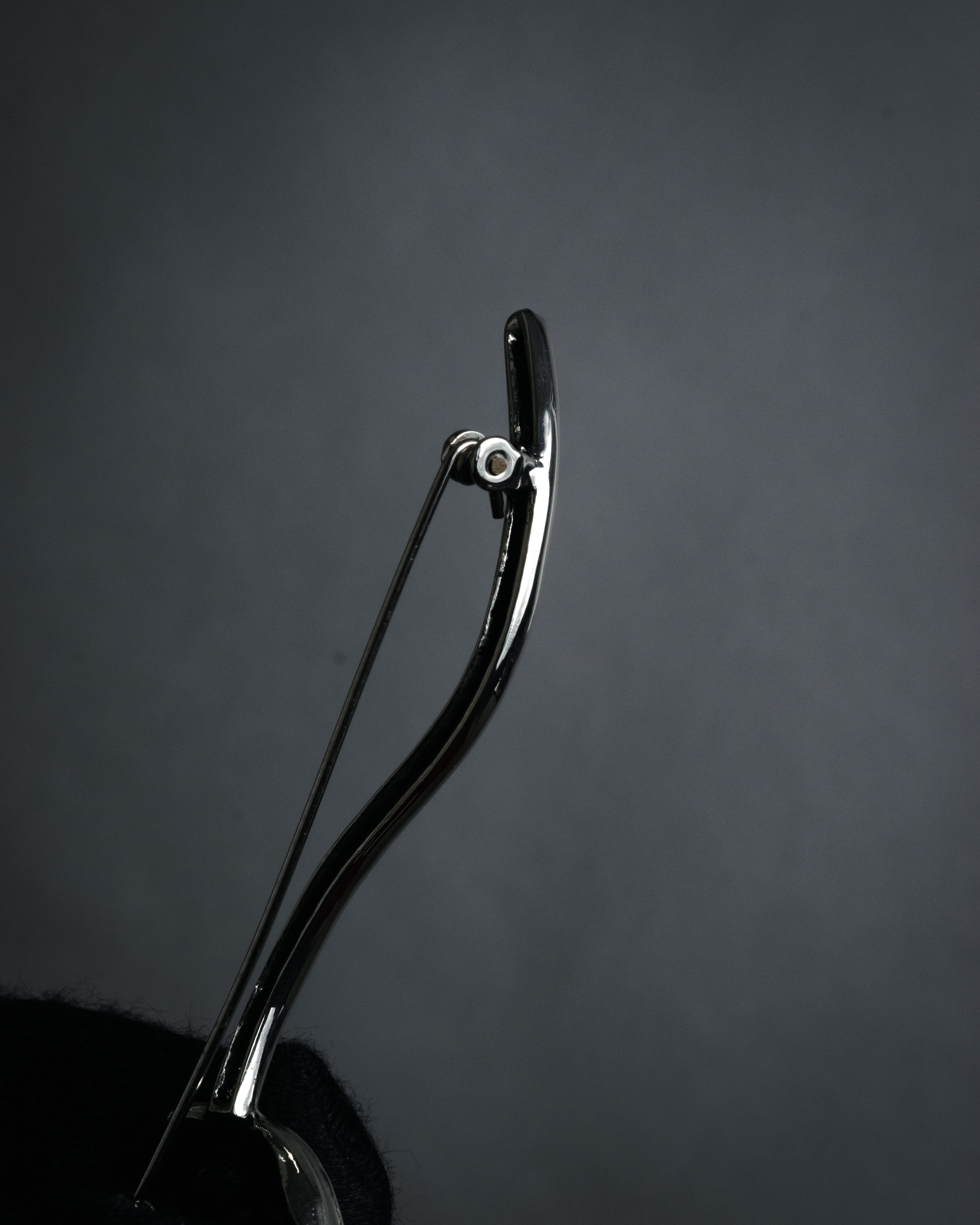 “KENZO” 90’s-00’s Botanical flower motif long brooch