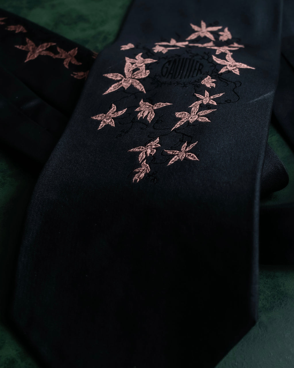"JEAN PAUL GAULTIER" Leaf motif embroidered silk neck tie