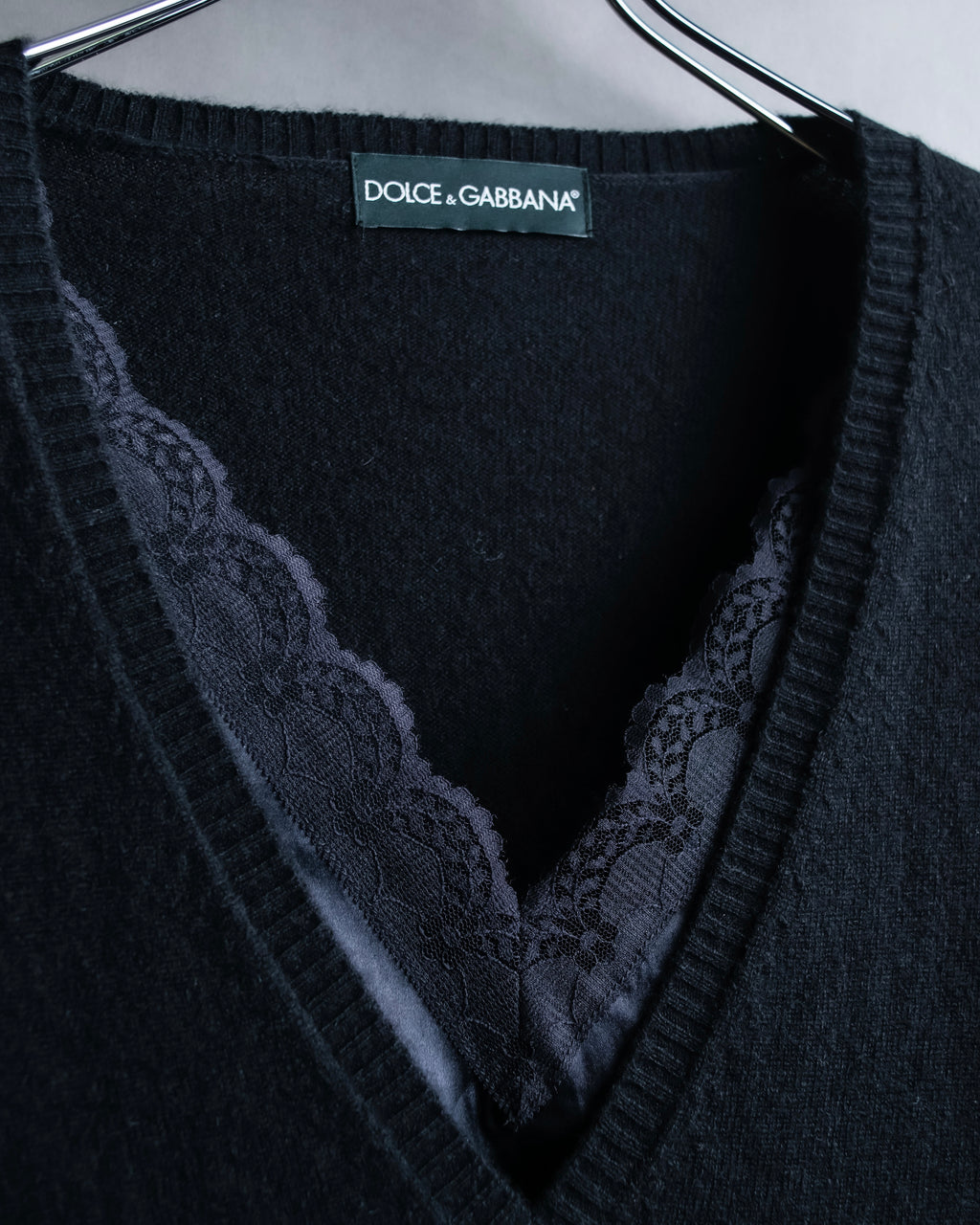 "DOLCE & GABBANA" Lace layered design V-neck knit