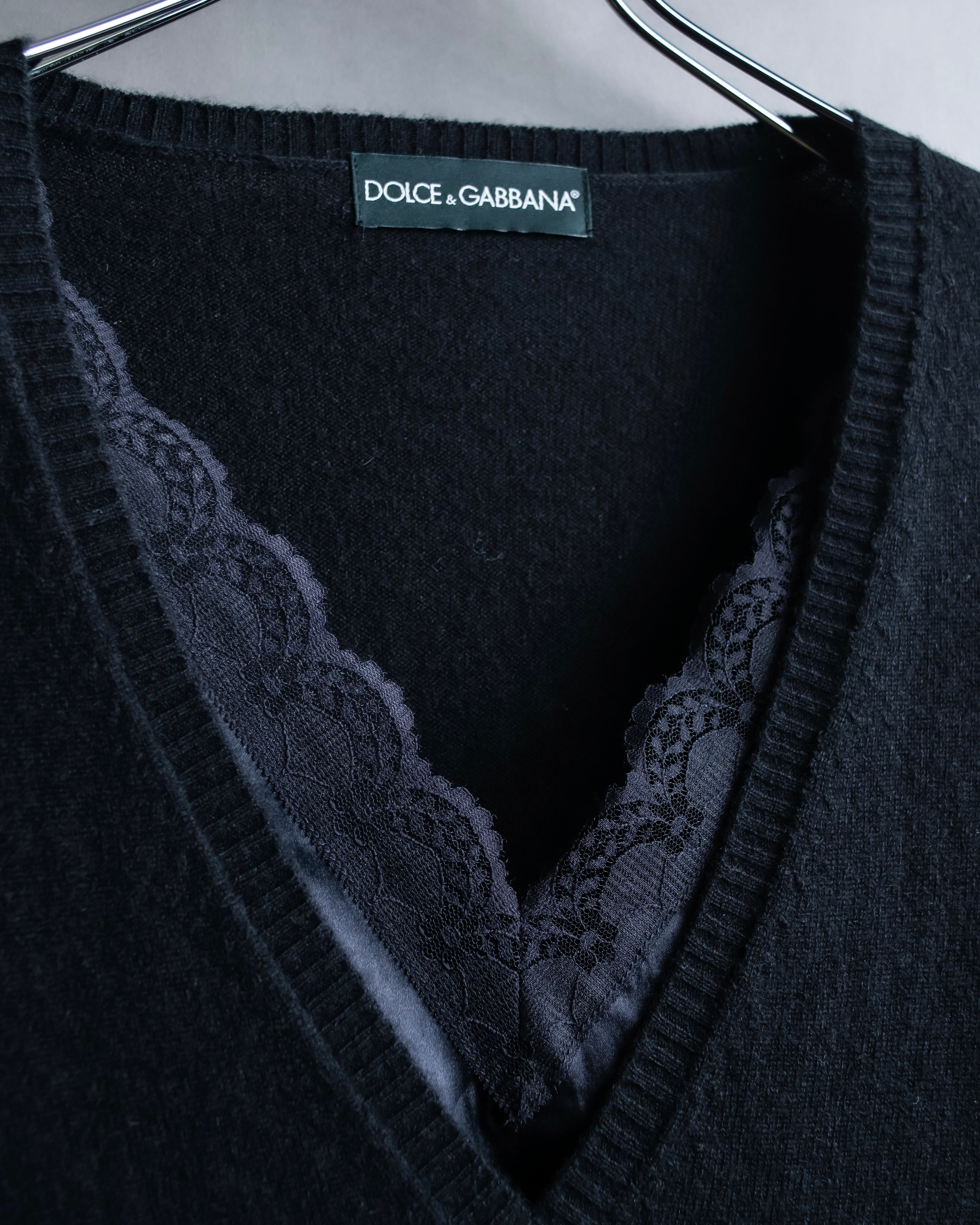 "DOLCE & GABBANA" Lace layered design V-neck knit