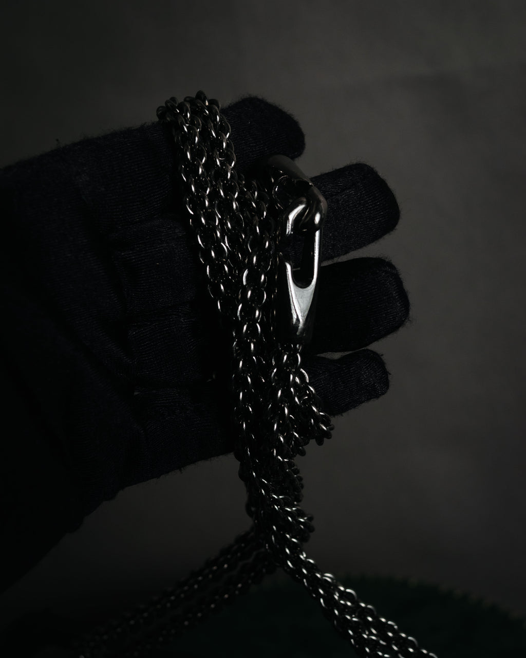 –SPECIAL– "VALENTINO GARAVANI" 2010’s Noir rockstud exotic patchwork chain bag