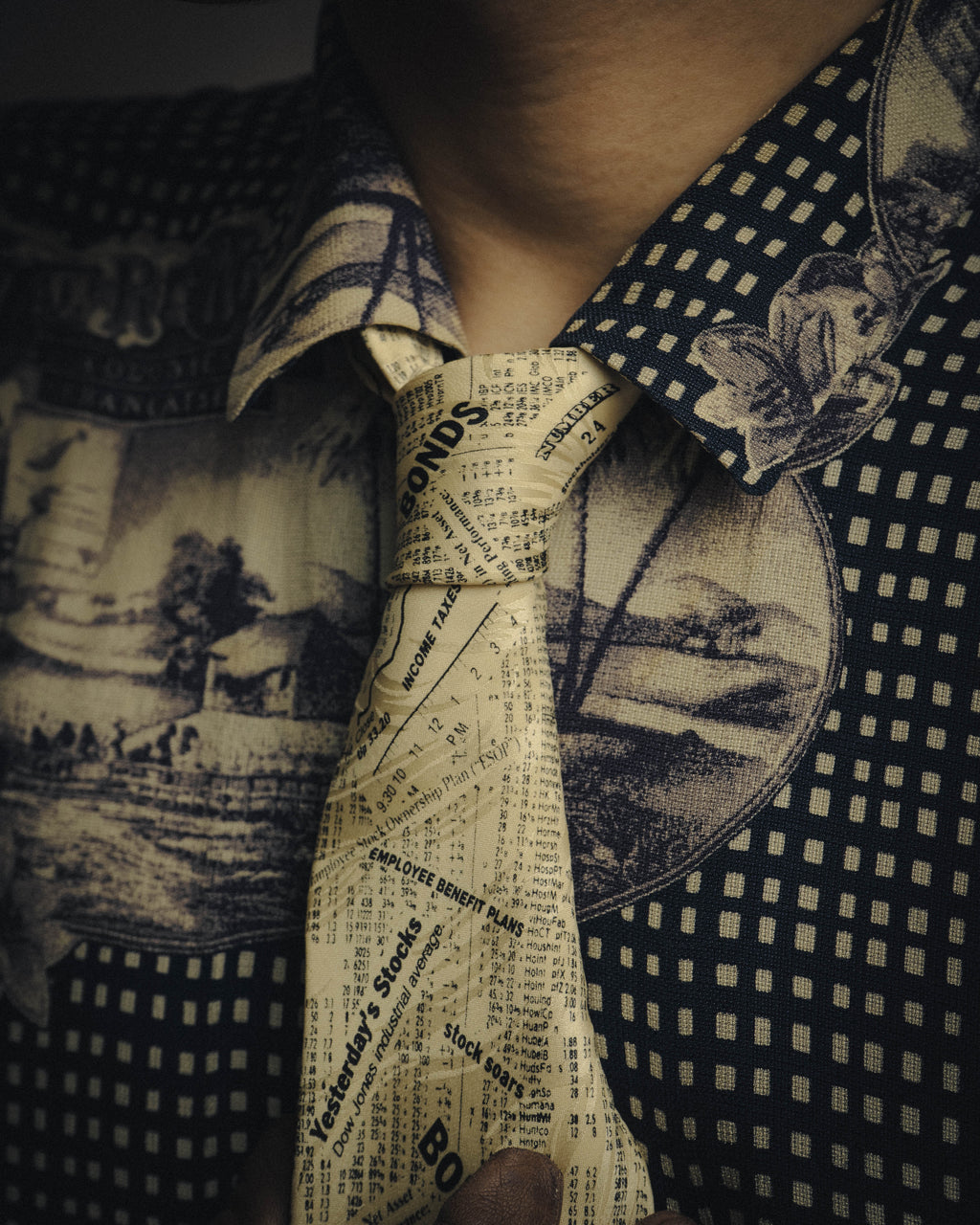 -MOOD MILLÉSIMES- 90’s-00’s financial newspaper print silk tie