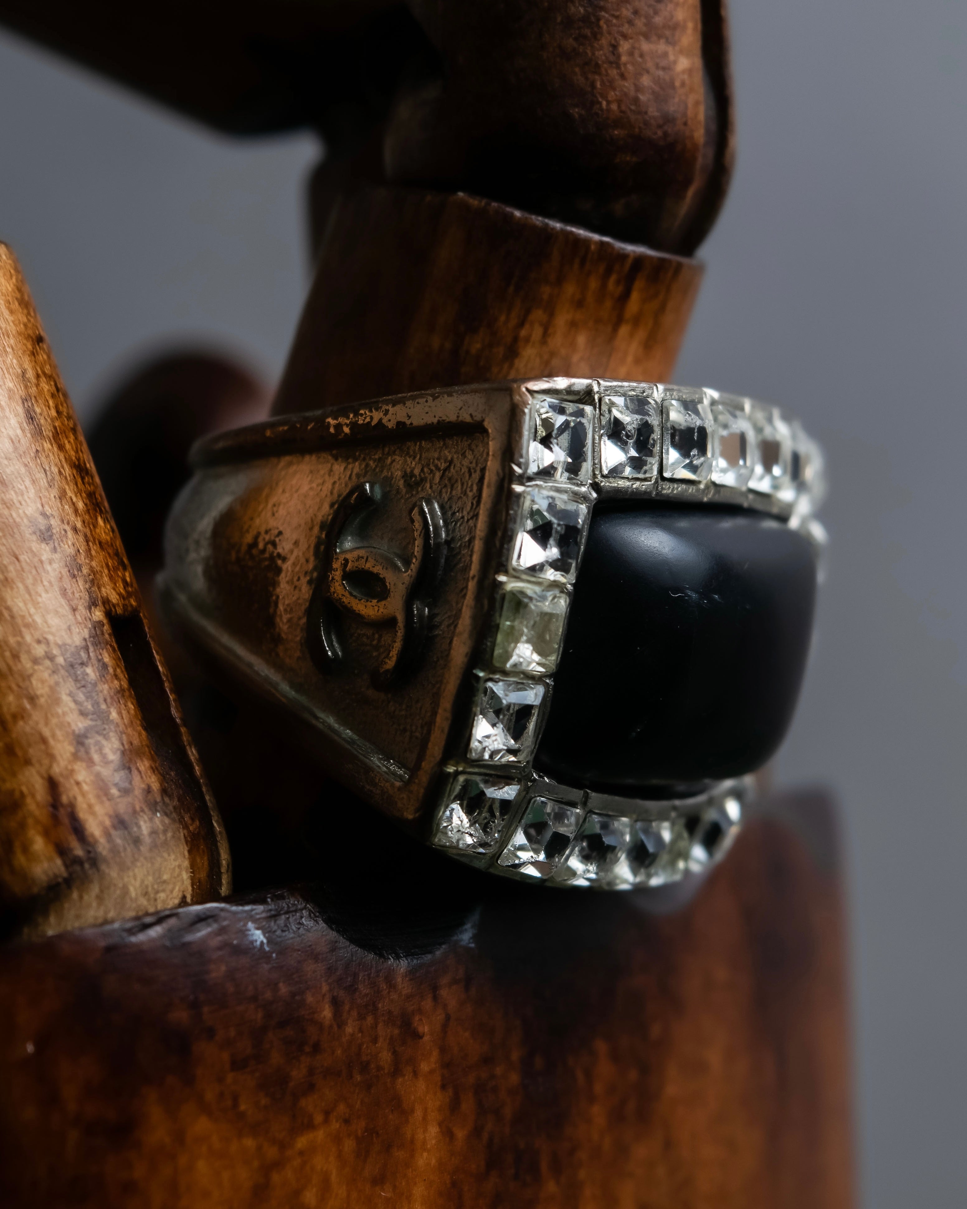 "CHANEL" 00s' rhinestone design ring