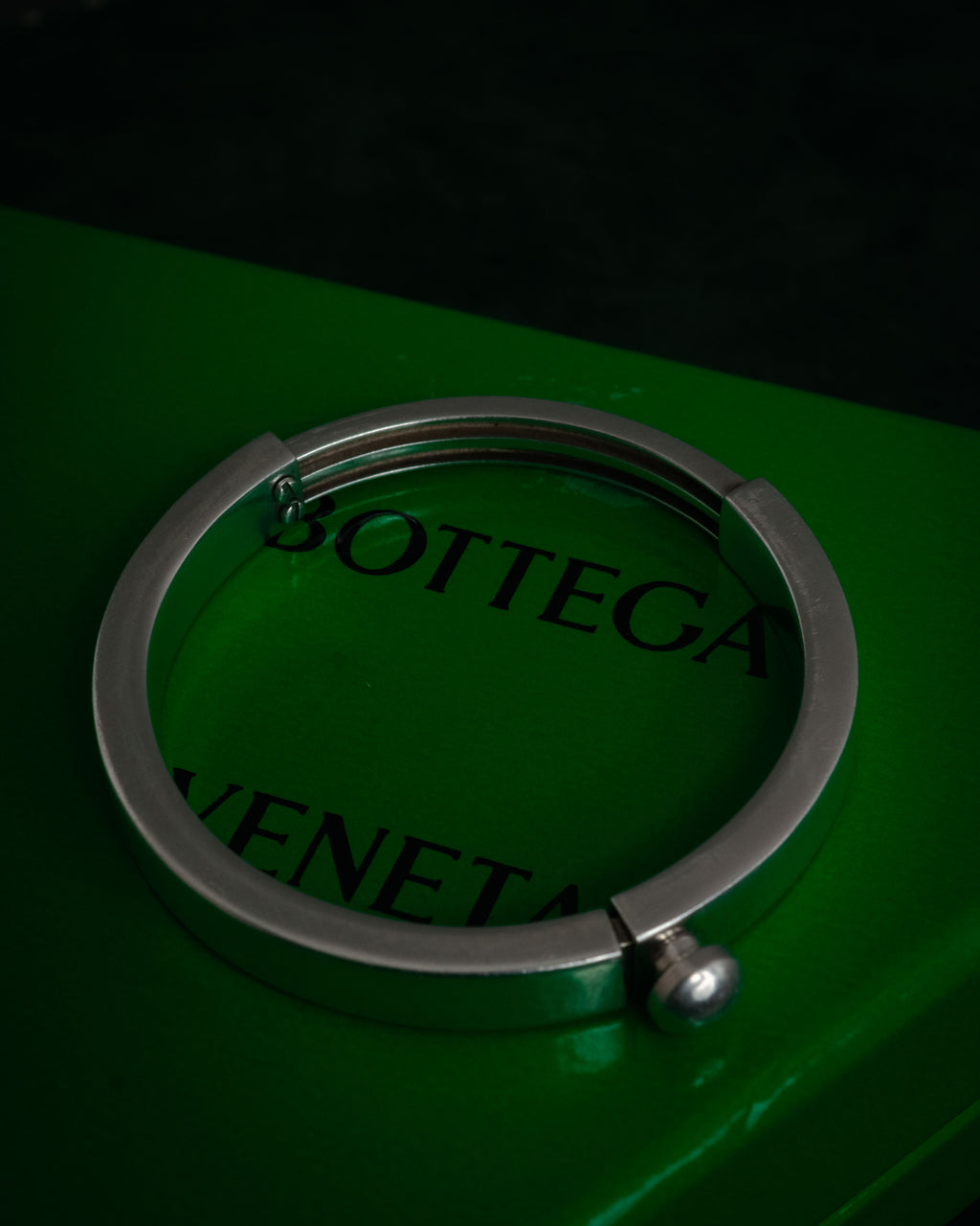 “BOTTEGA VENETA” 2019-2024 Sculptural hinged bangle