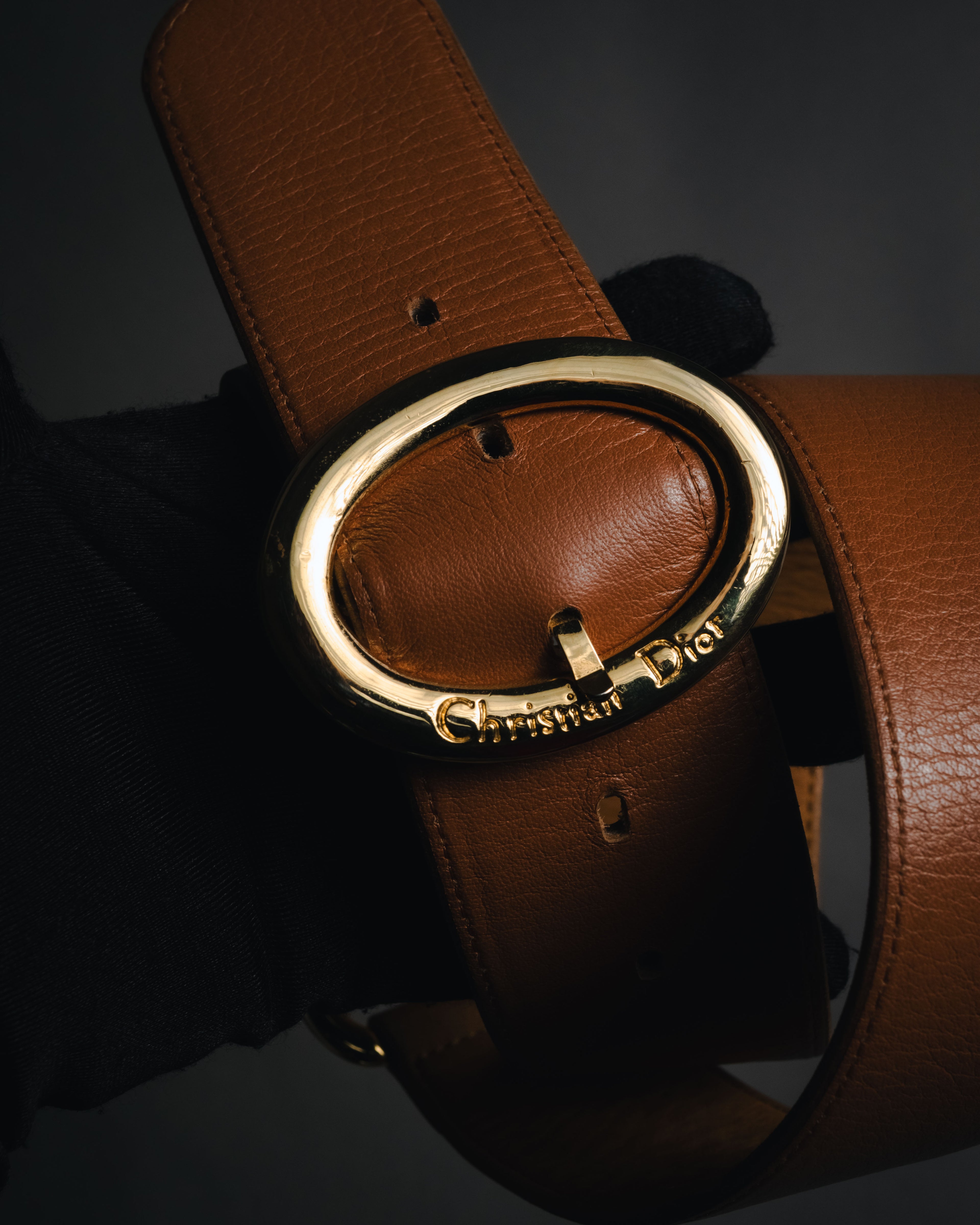 "Christian Dior" 98’s-05’s Wide grained oval logo buckle leather belt