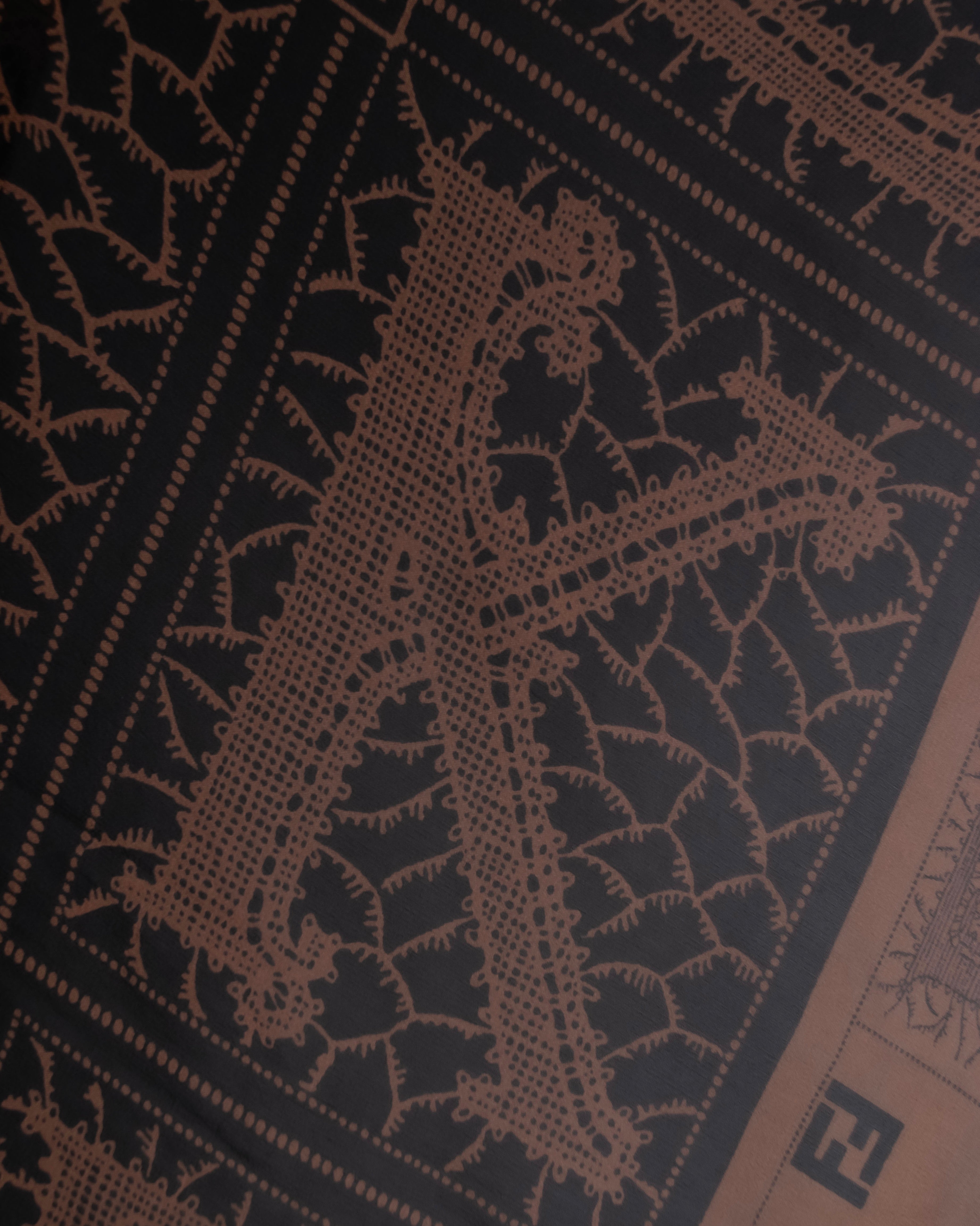 "FENDI" Logo engraved lace motif scarf