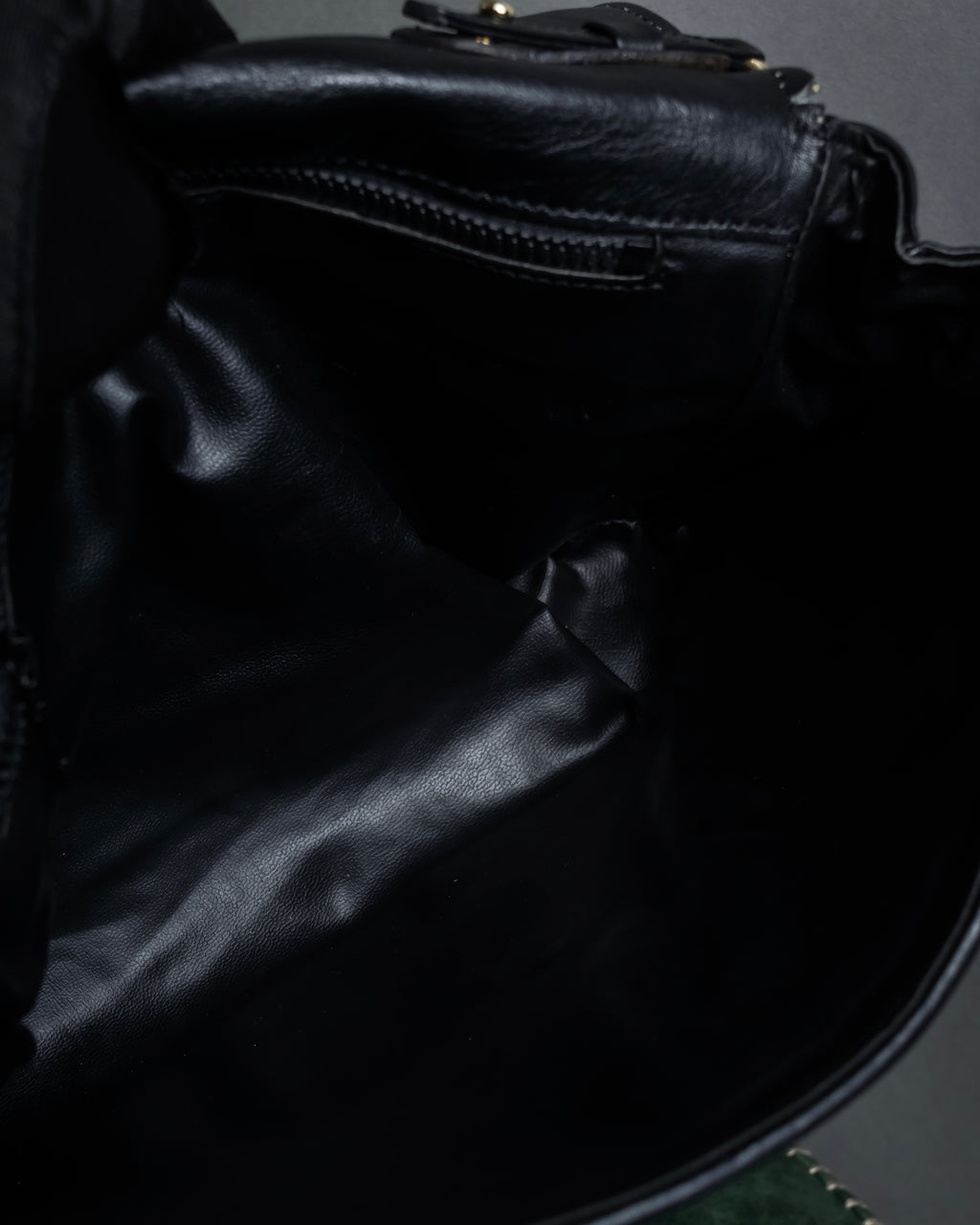 "CELINE" 80's-90's Crest metal fittings design quilted leather bag