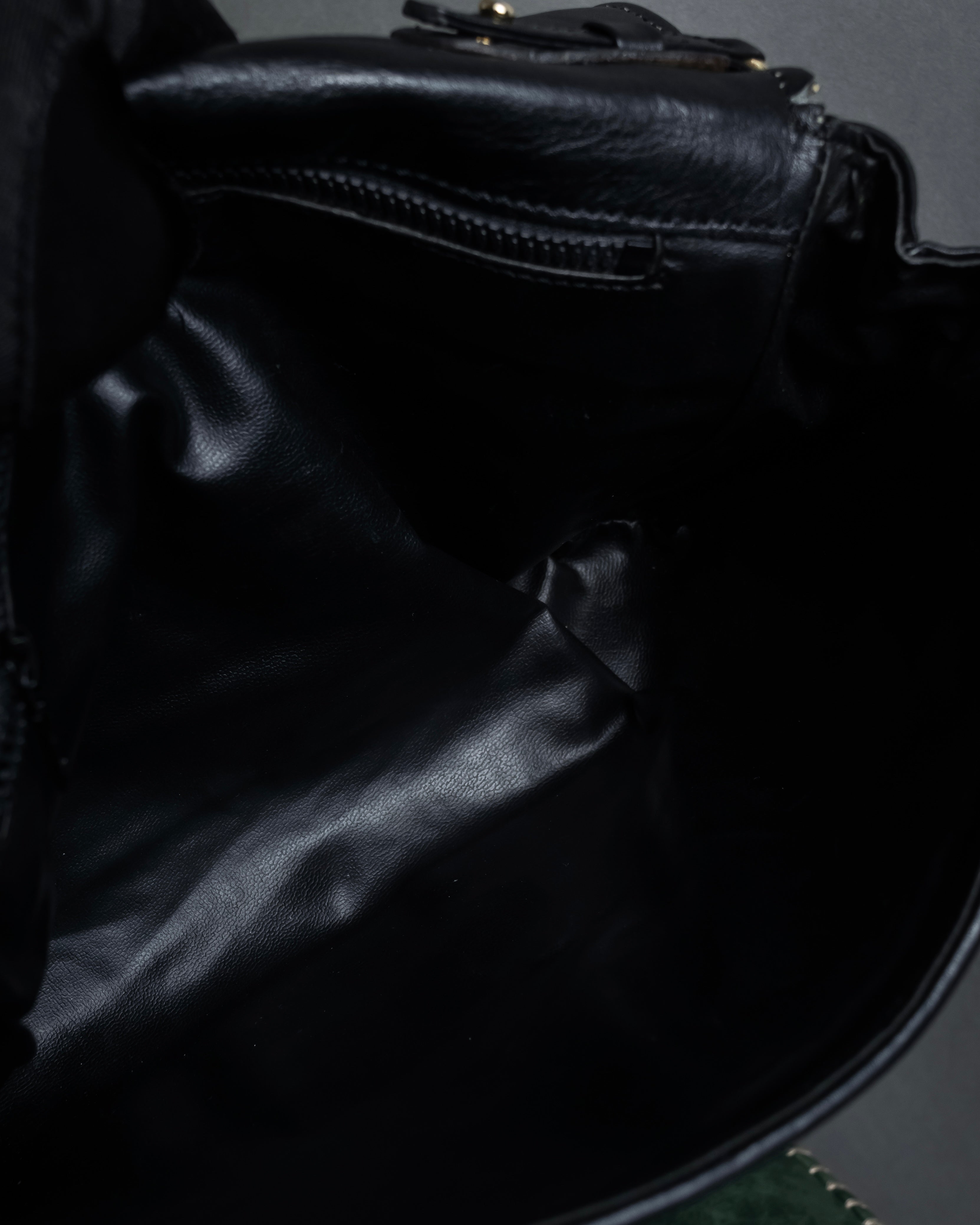 "CELINE" 80's-90's Crest metal fittings design quilted leather bag