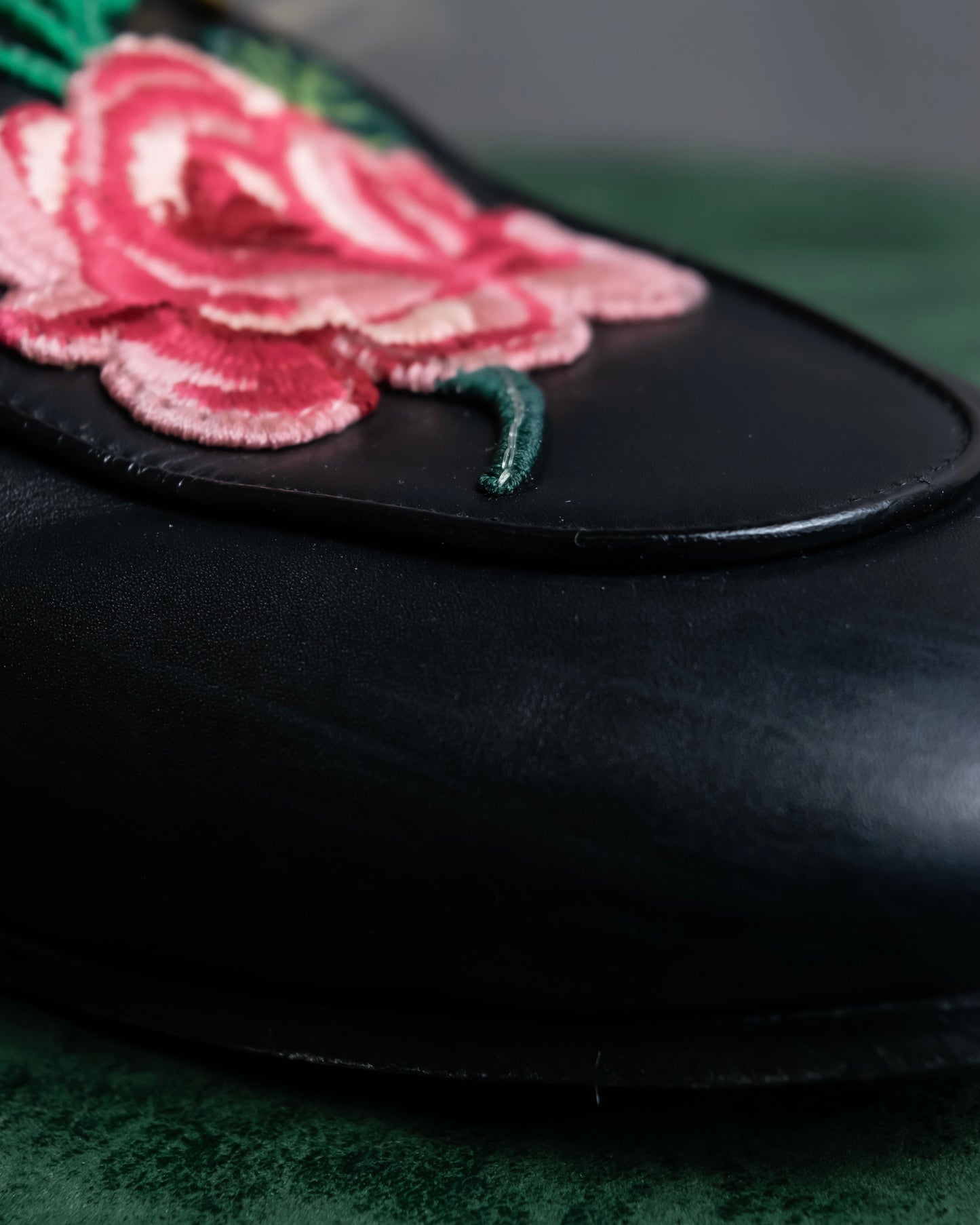 "GUCCI" Rose＆leaf embroidery princetown loafers