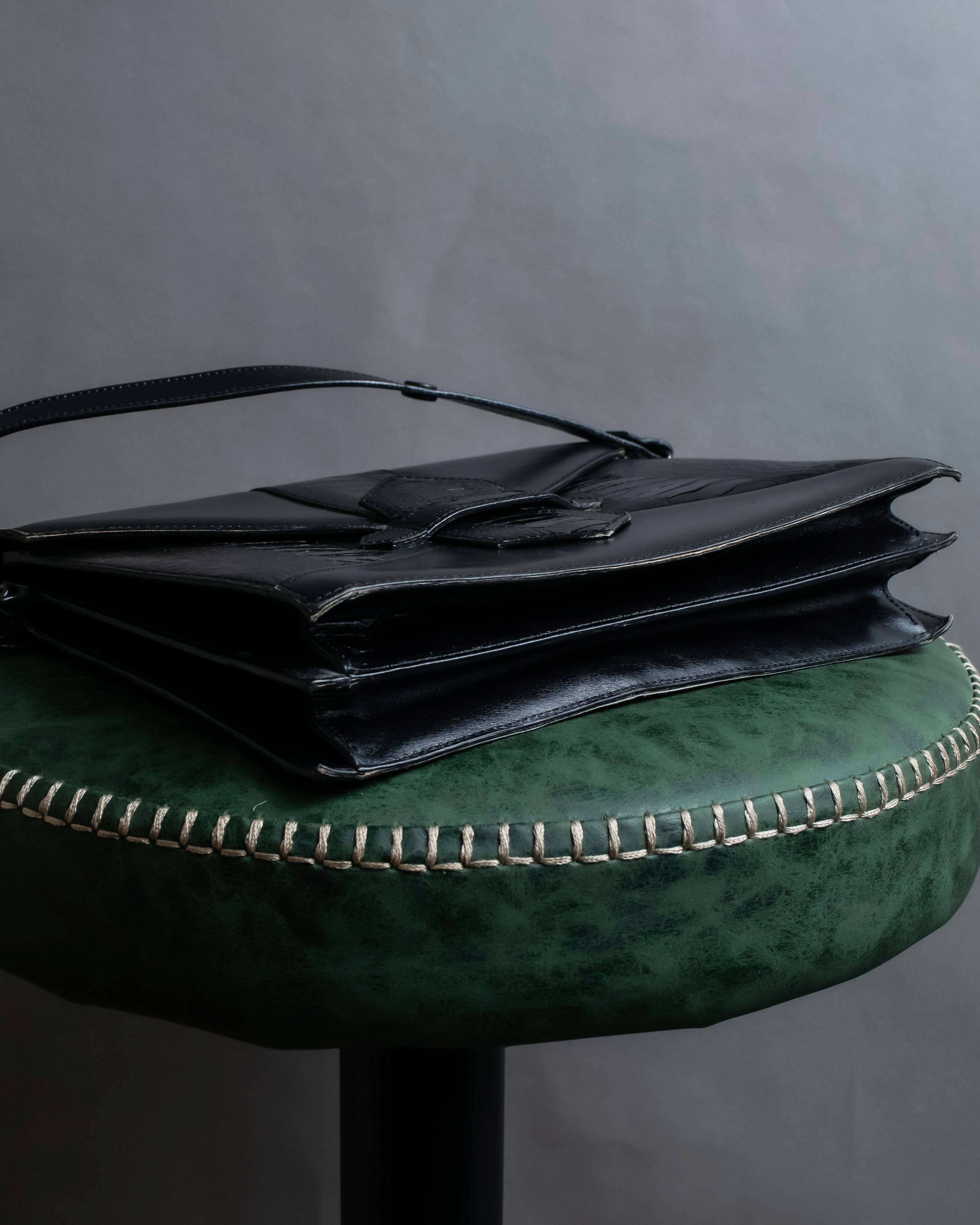 "YVES SAINT LAURENT" Crocodile embossed combination design leather bag