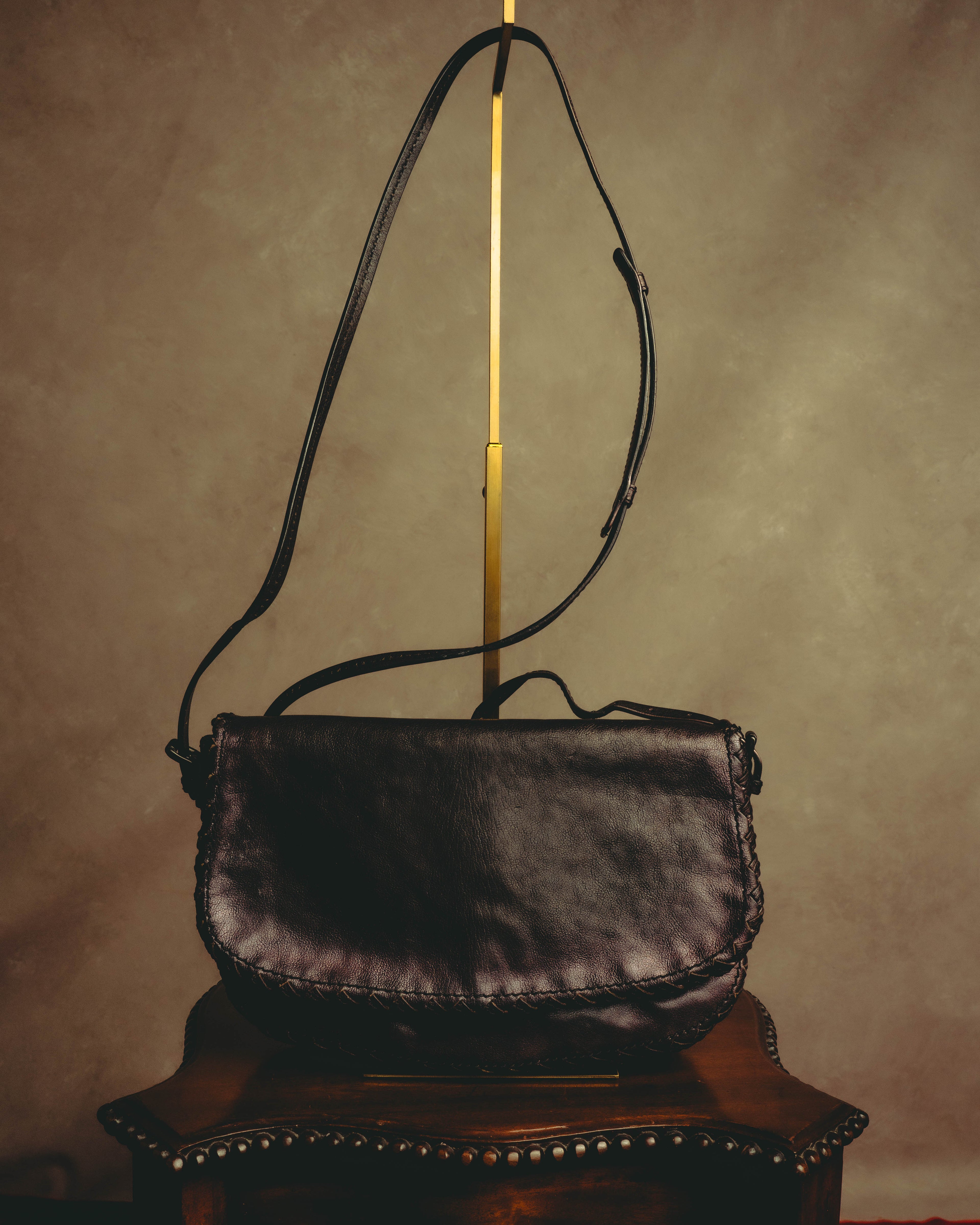“BOTTEGA VENETA” 10’s Iridescent calfskin intrecciato trim crossbody bag