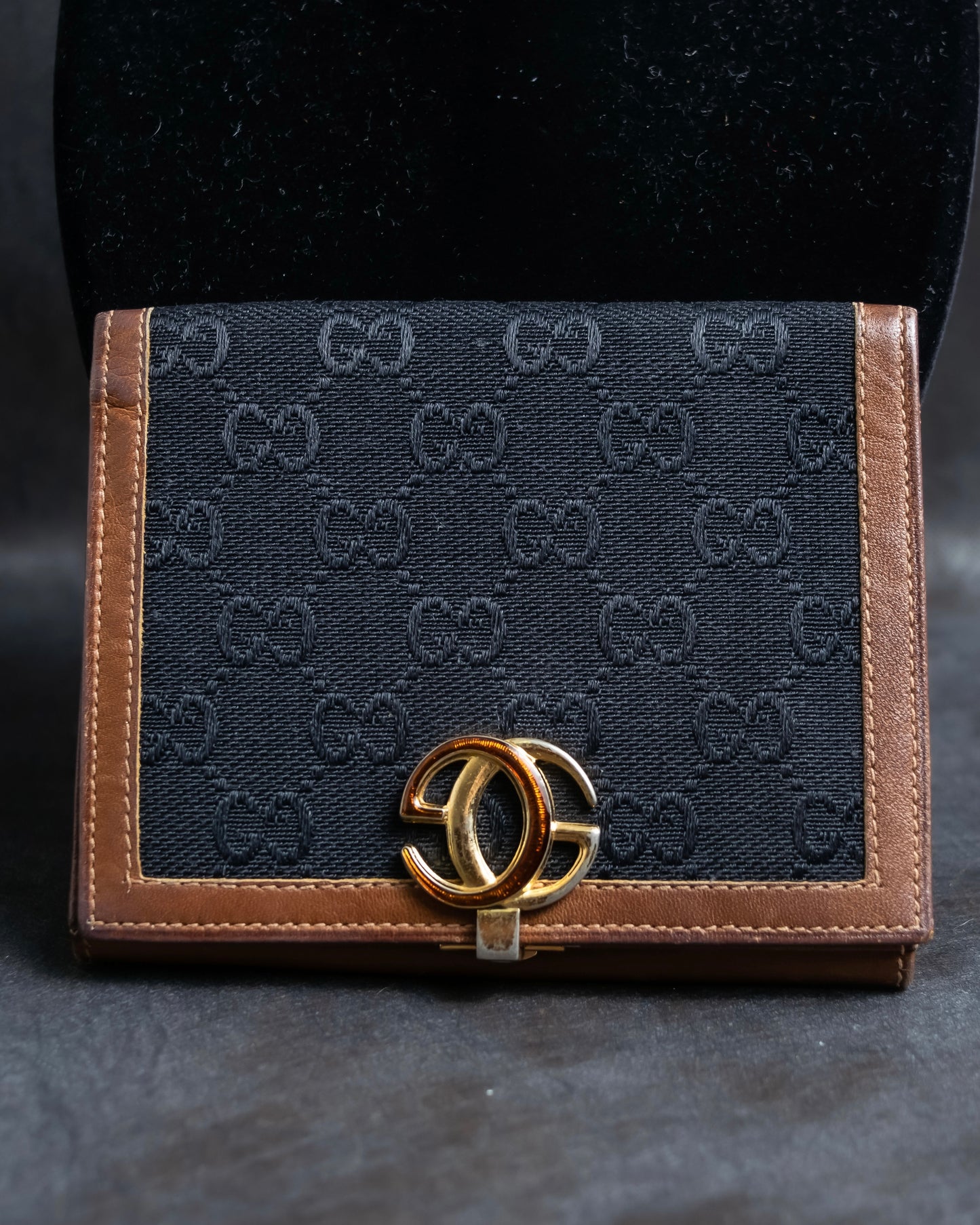 "GUCCI" Interlocking G motif bi fold wallet