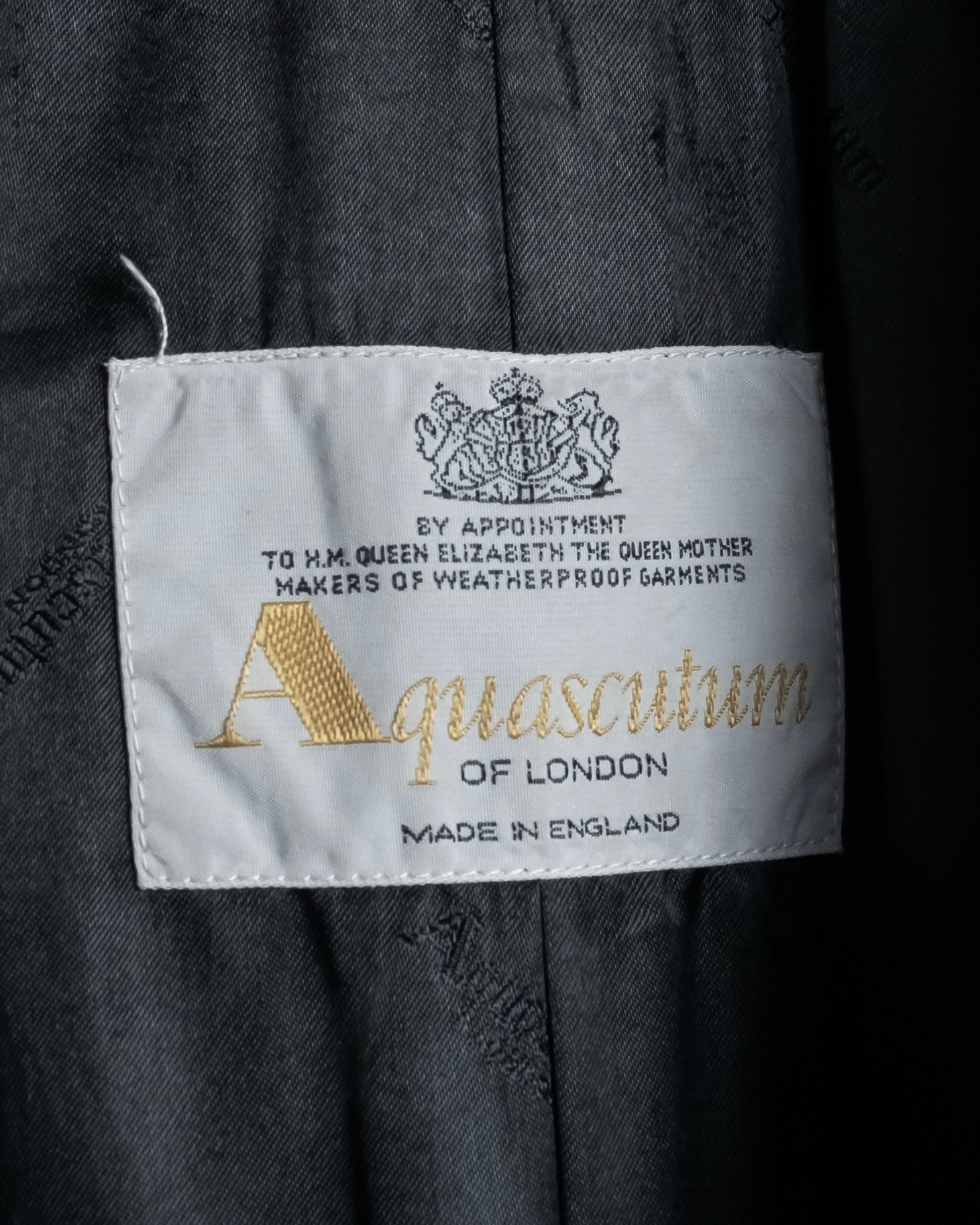 "Aquascutum" Elegantly tailored double-breasted long chester coat