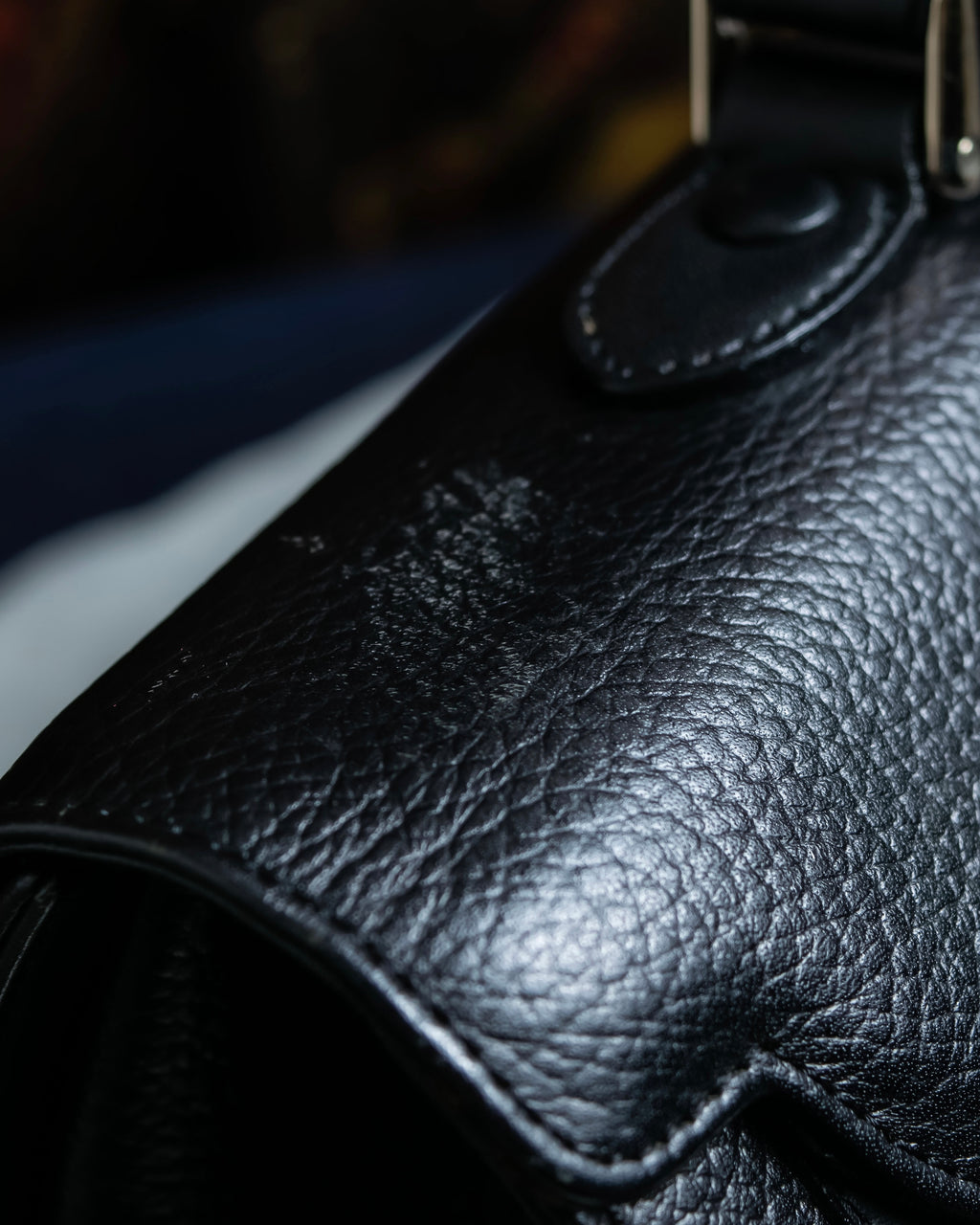 "BURBERRYS" Cylinder shaped leather one handle bag