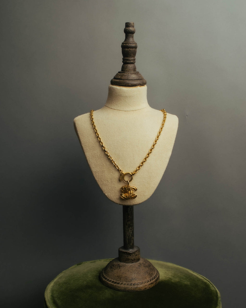 -SPECIAL- “CHANEL” 80’s-90’s Quilted cc pendant chain necklace