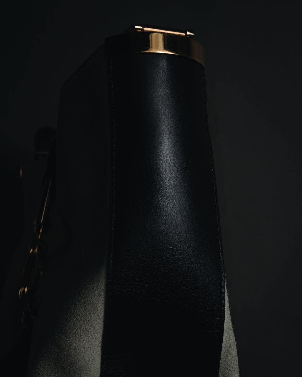 "GUCCI" 90’s-00’s suede piston-closure shoulder bag