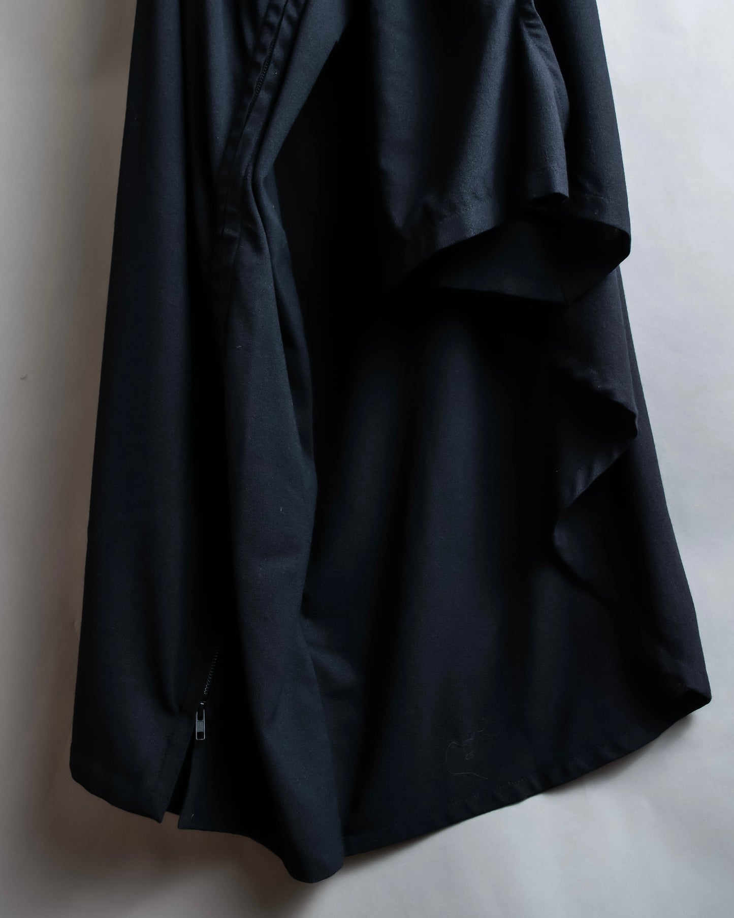 "ANN DEMEULEMEESTER" Cape draping docking design zipper sleeveless dress