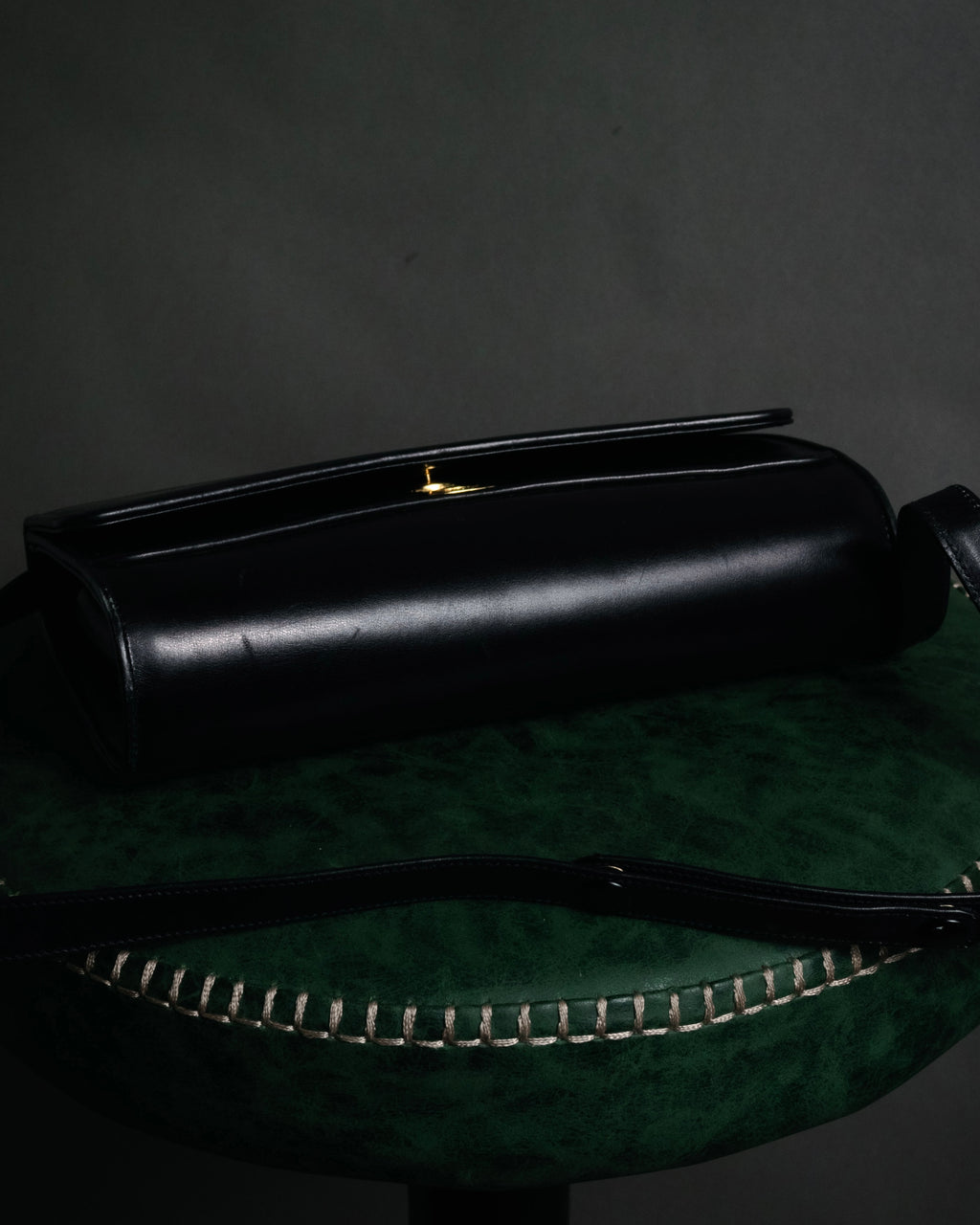 "GUCCI" 70’s-80’s Crest logo leather shoulder bag