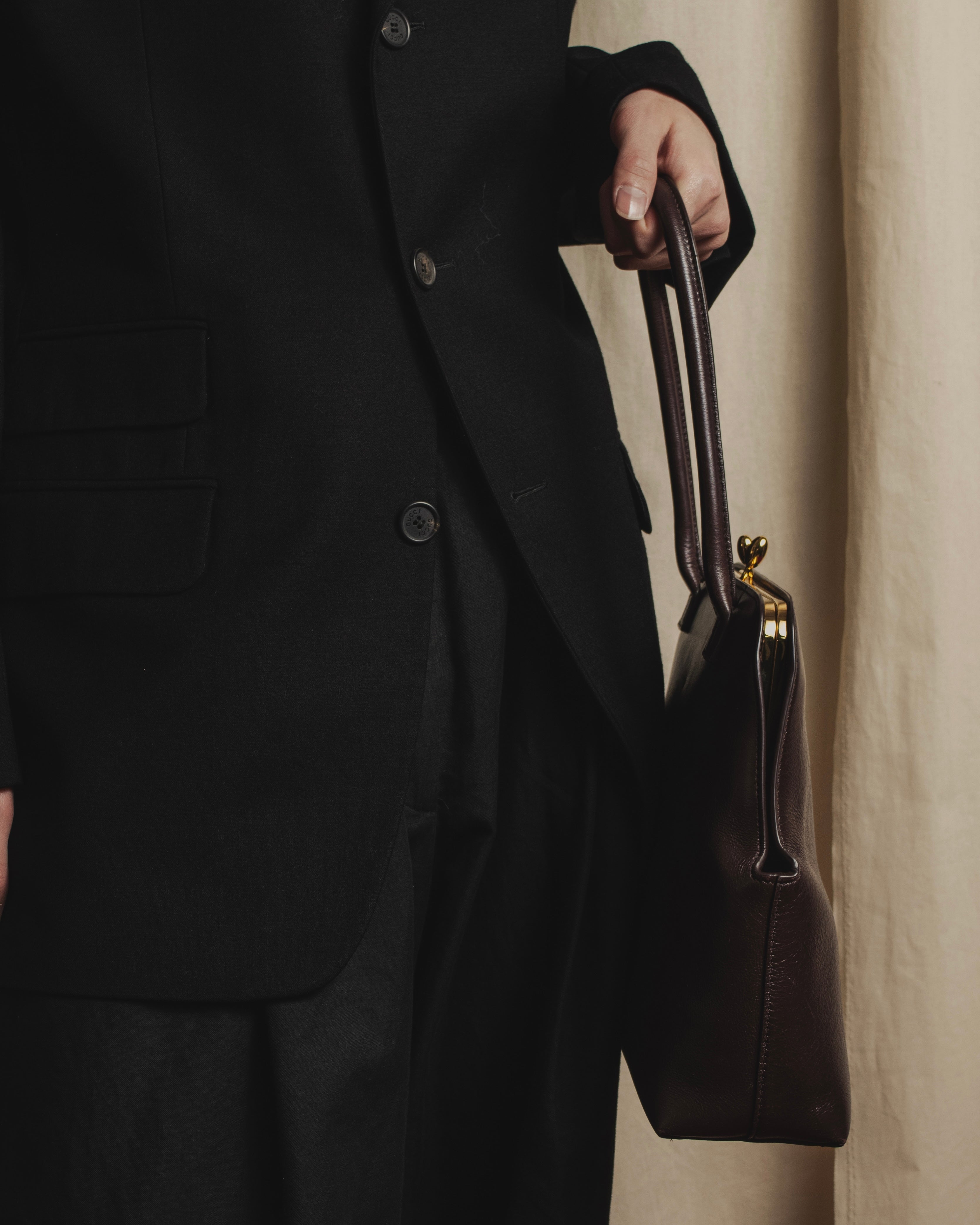 Bolso estructurado de cuero con marco Goji de "JIL SANDER"