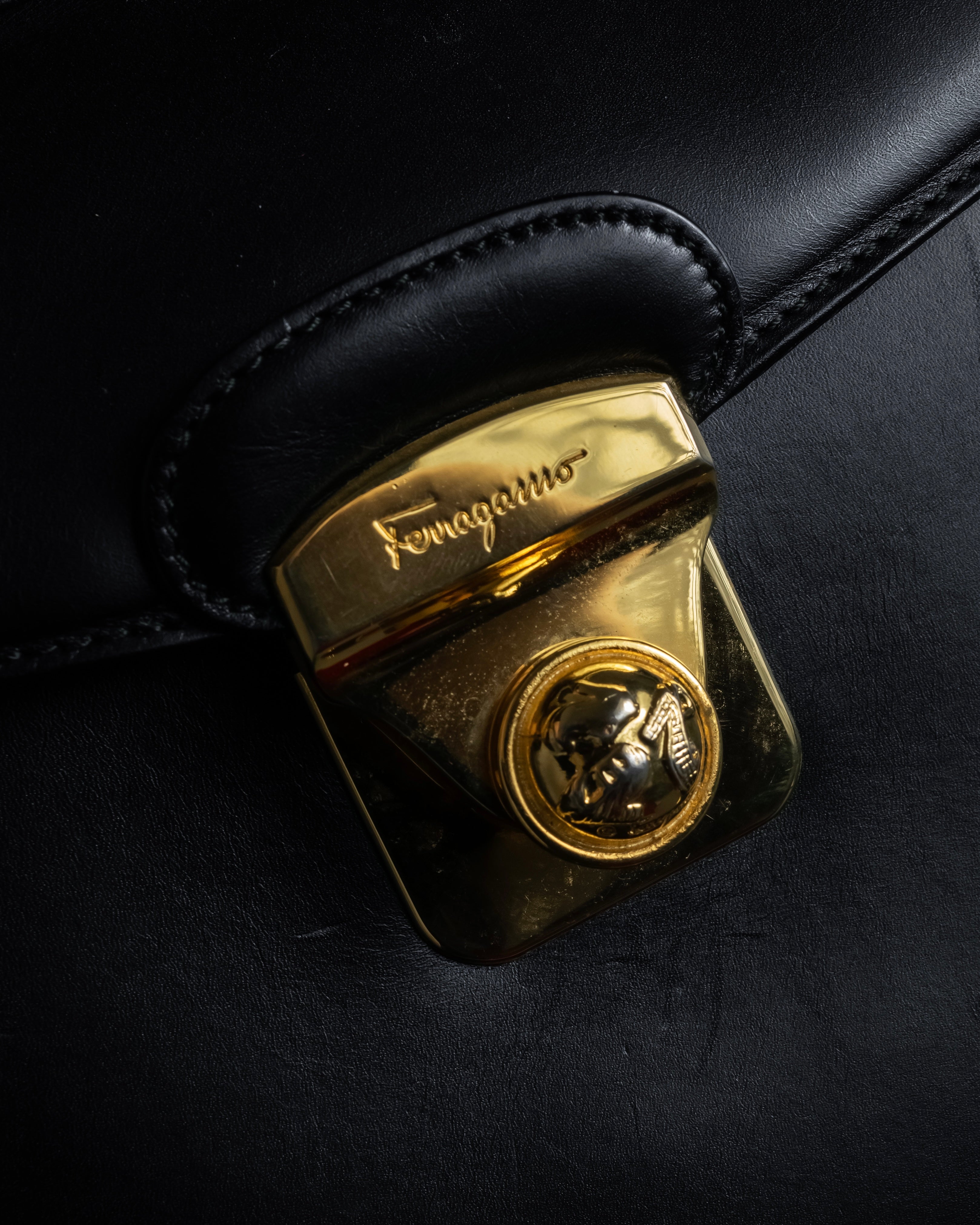 "Salvatore Ferragamo" 90's Animal motif studs design leather bag