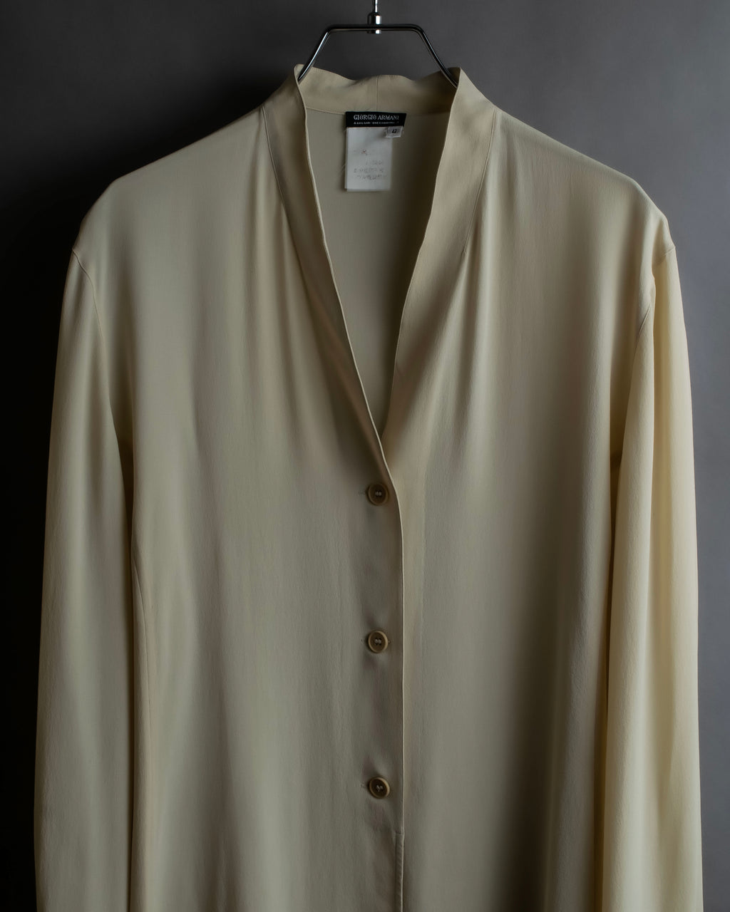 "GIORGIO ARMANI" Ivory color no collar silk shirt